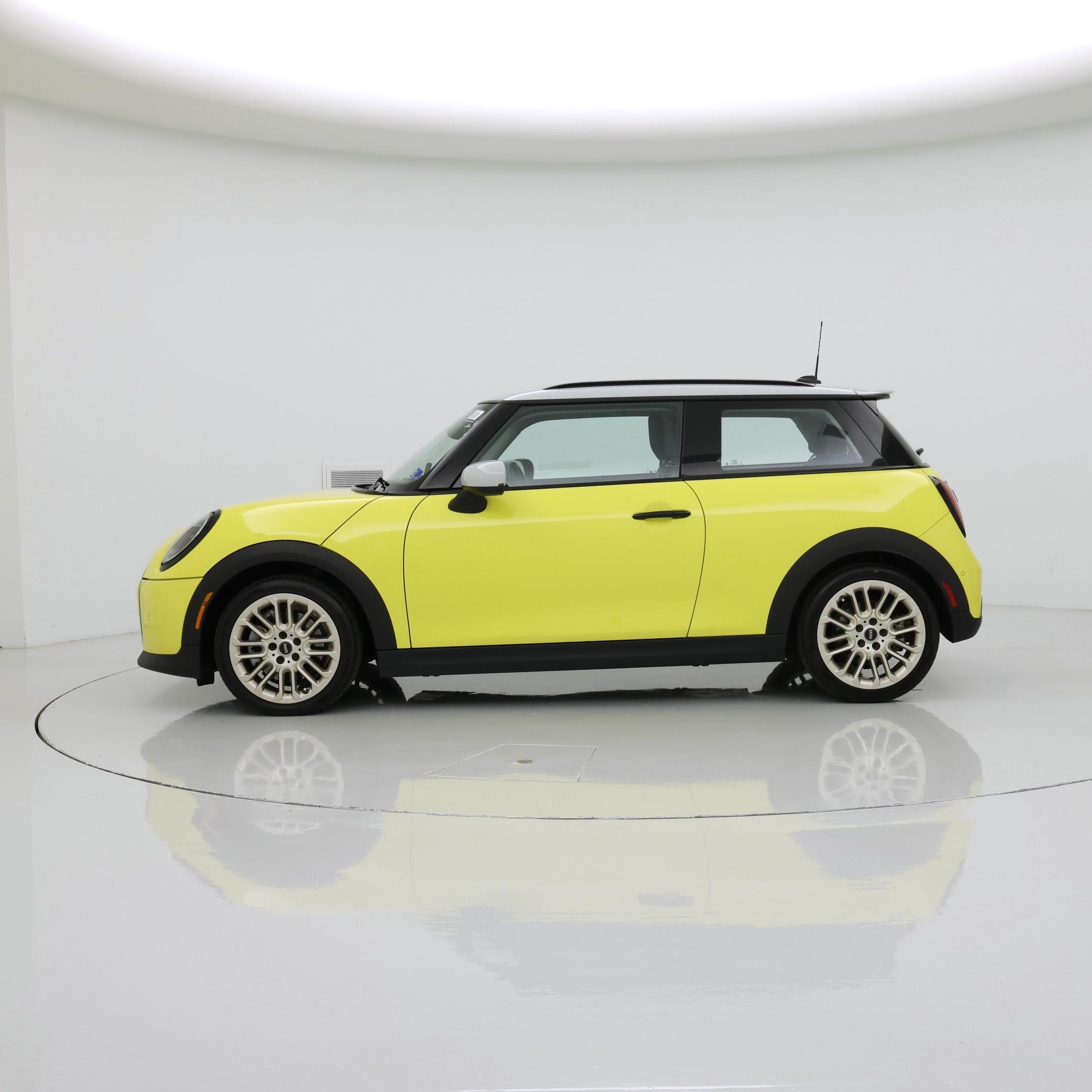 Thumbnail: 2025 MINI Cooper Hardtop - 3