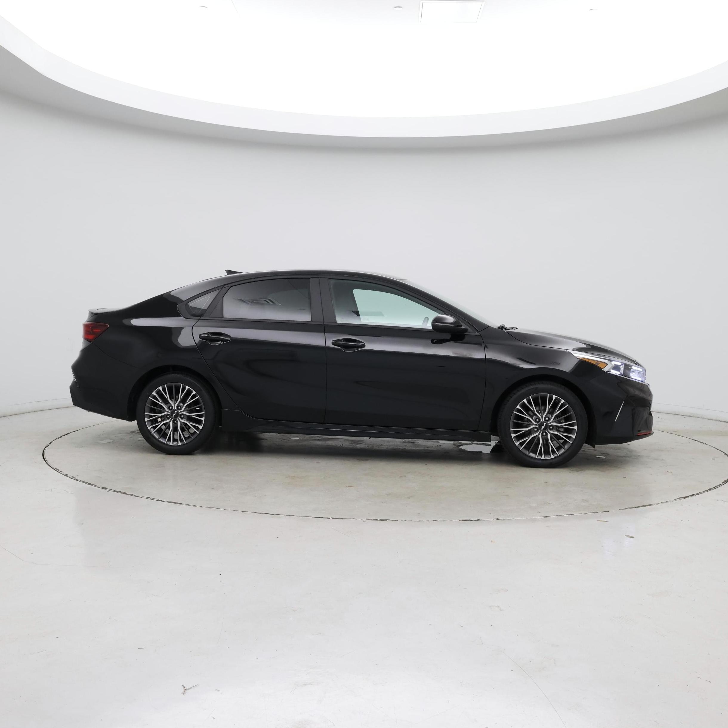 Thumbnail: 2022 Kia Forte - 7