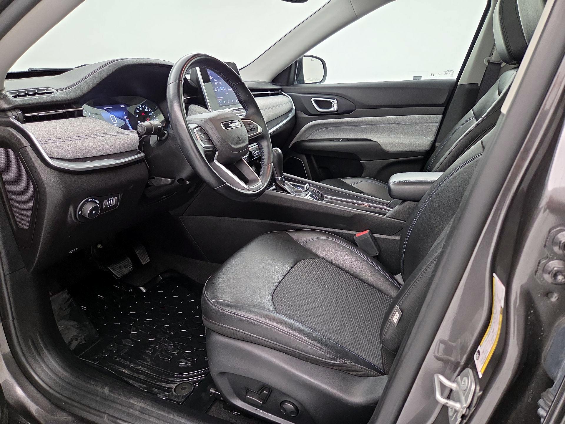 Thumbnail: 2022 Jeep Compass - 11