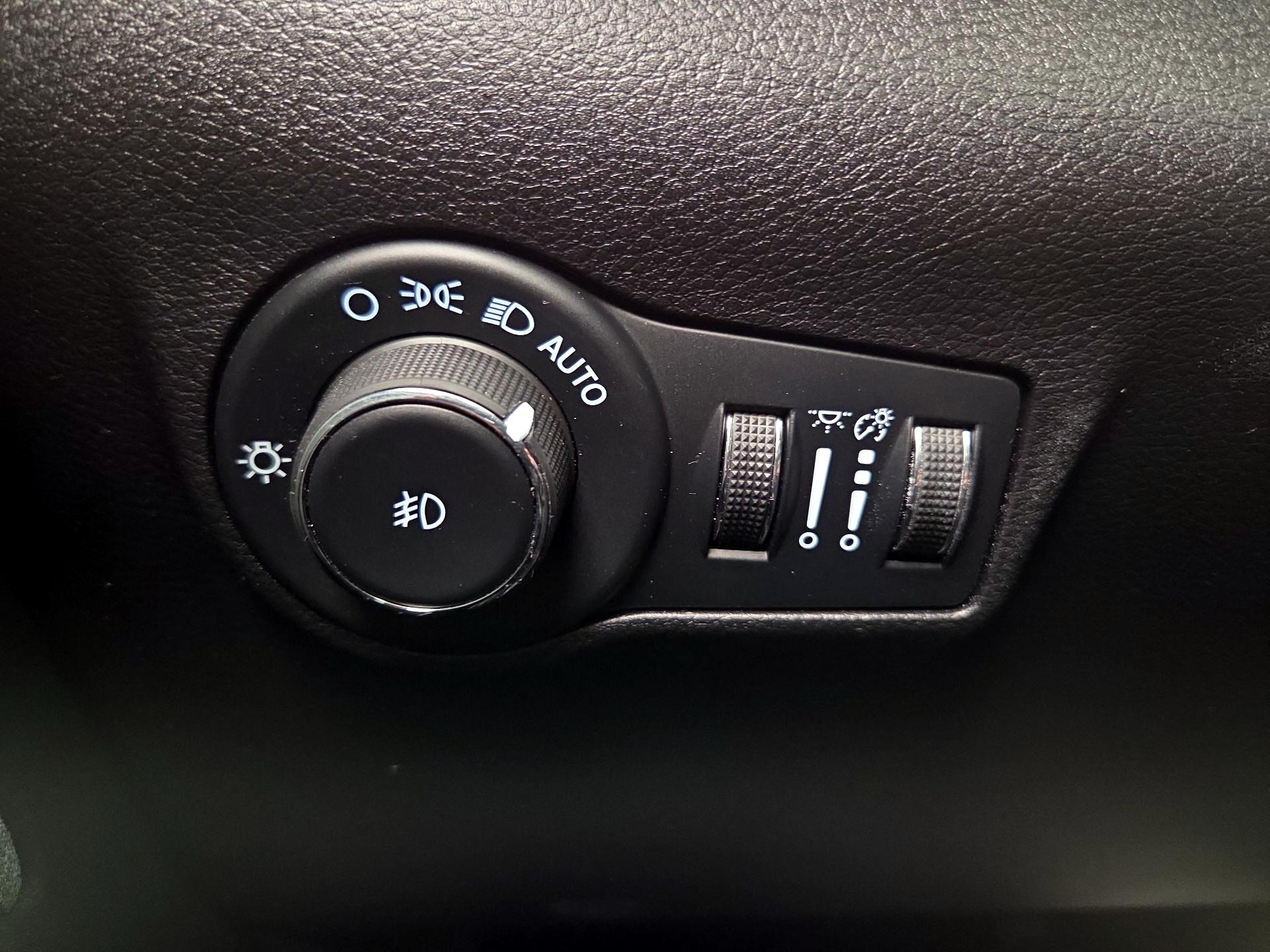 Thumbnail: 2022 Jeep Compass - 13