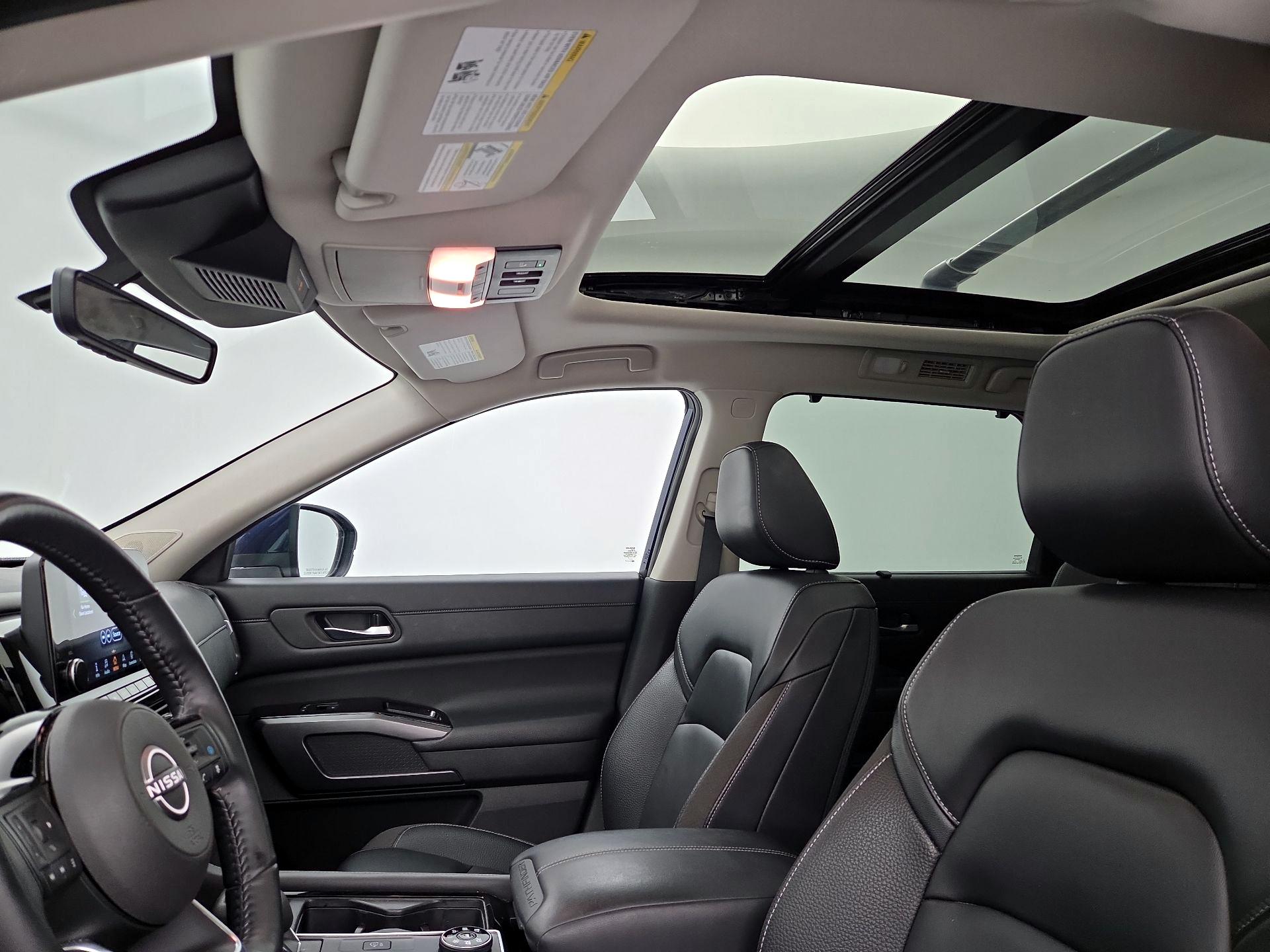 Thumbnail: 2023 Nissan Pathfinder - 20
