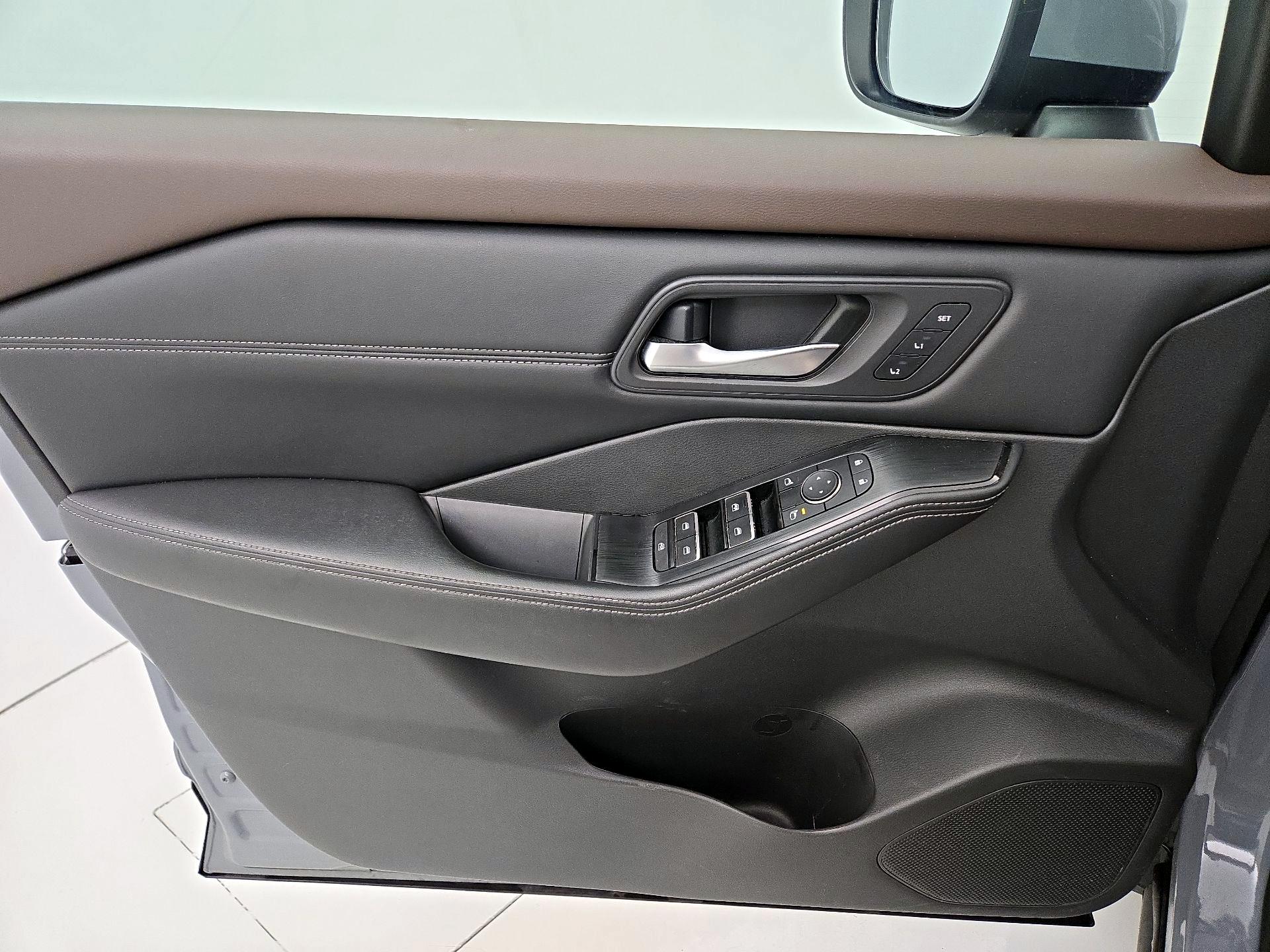 Thumbnail: 2022 Nissan Rogue - 12