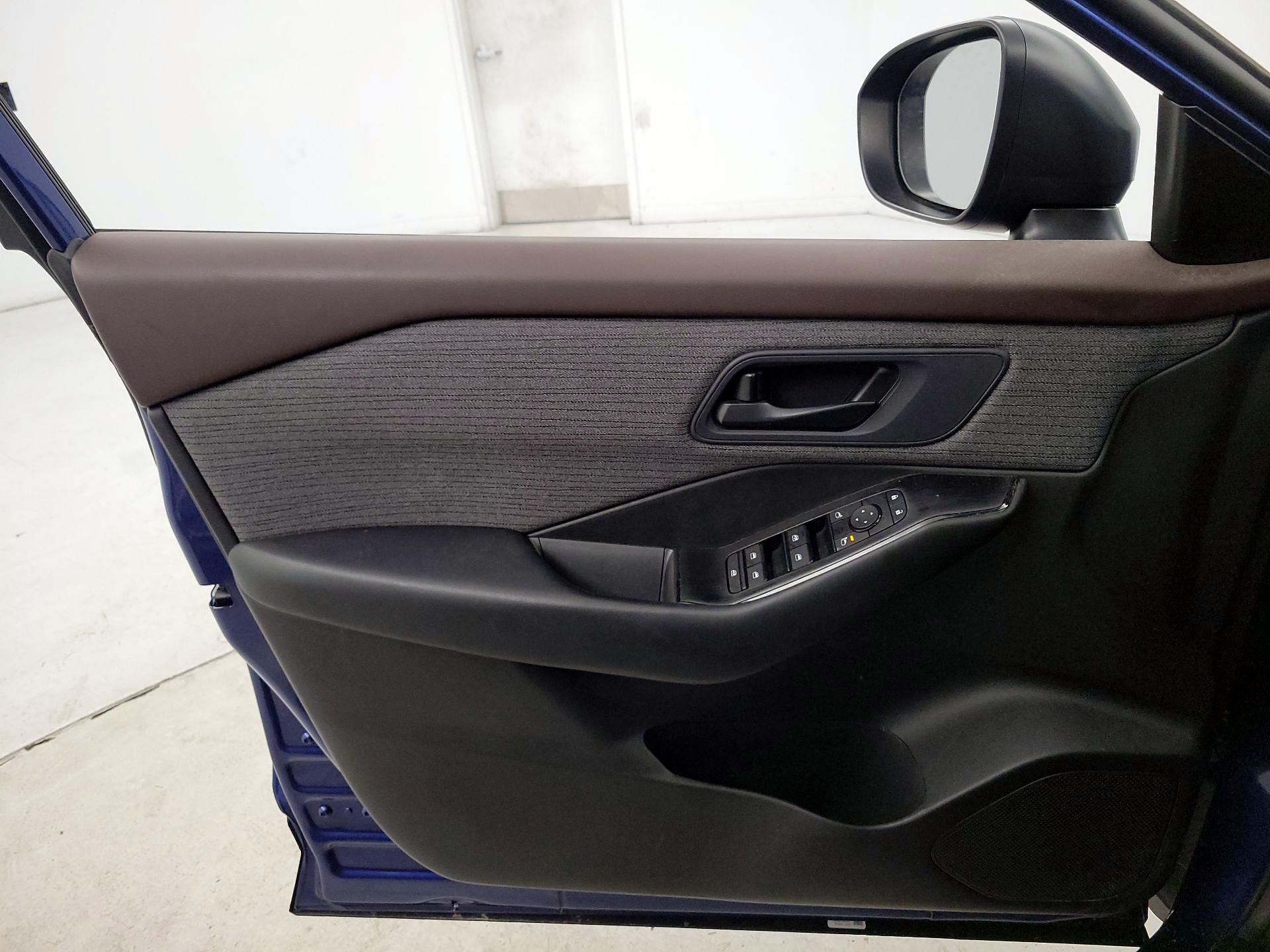 Thumbnail: 2023 Nissan Rogue - 12