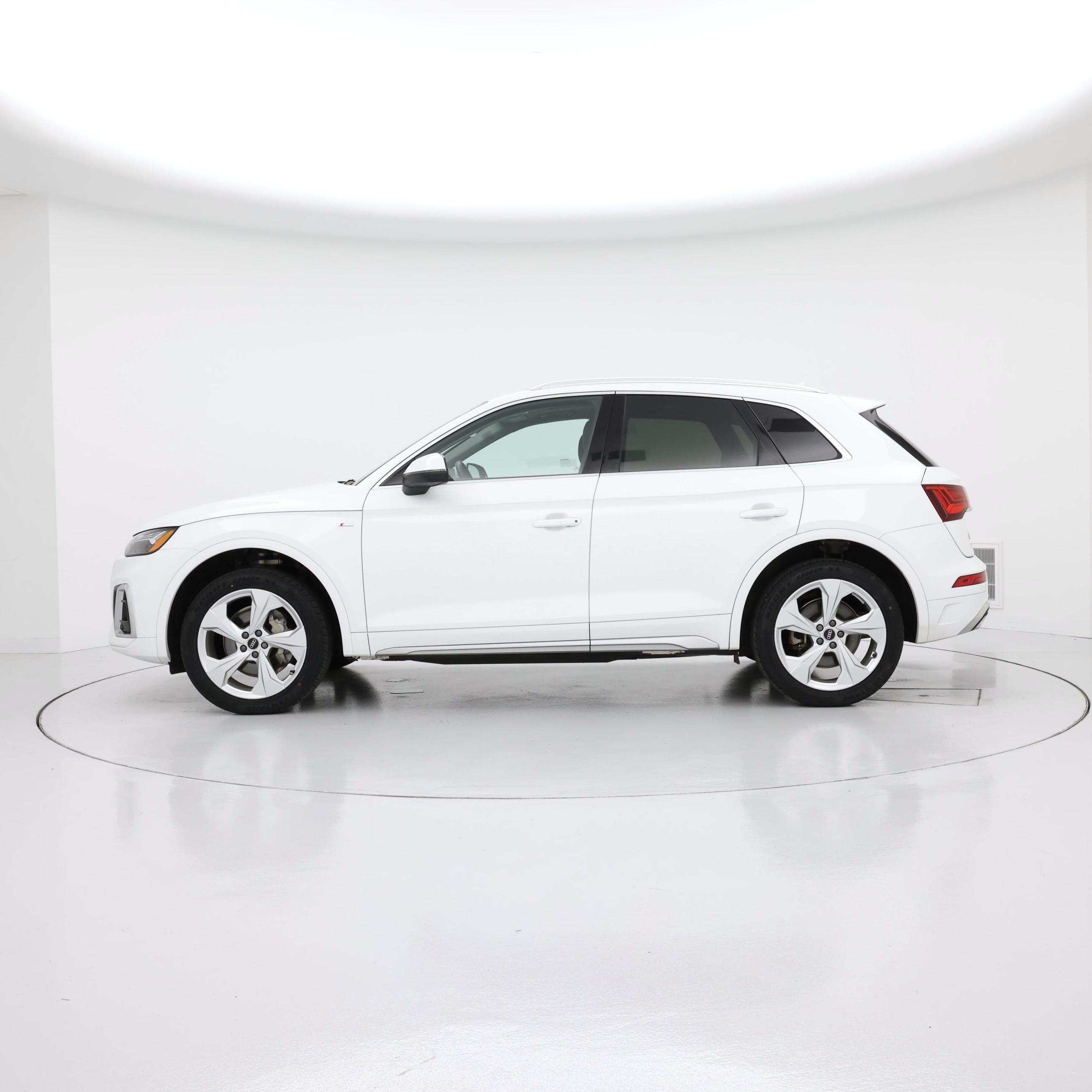Thumbnail: 2022 Audi Q5 - 3