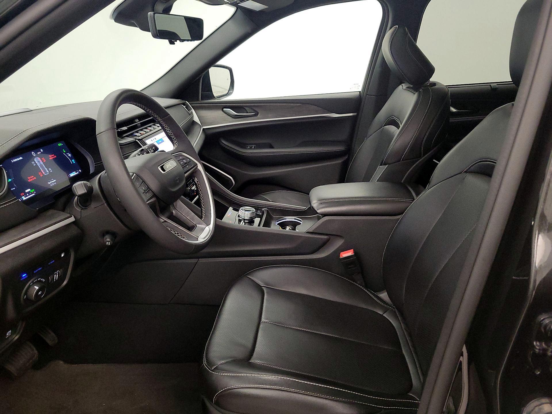 Thumbnail: 2024 Jeep Grand Cherokee - 11