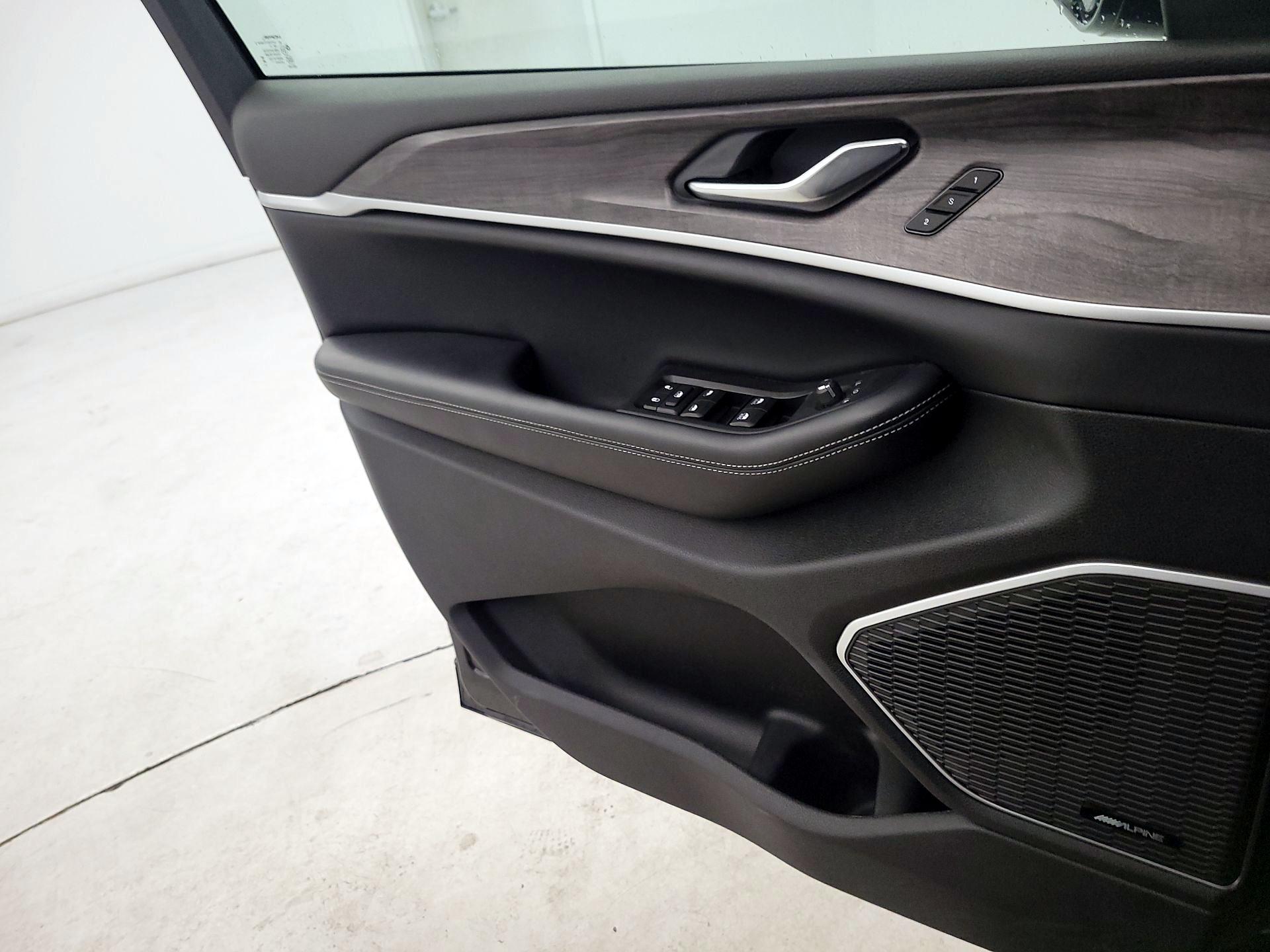 Thumbnail: 2024 Jeep Grand Cherokee - 12