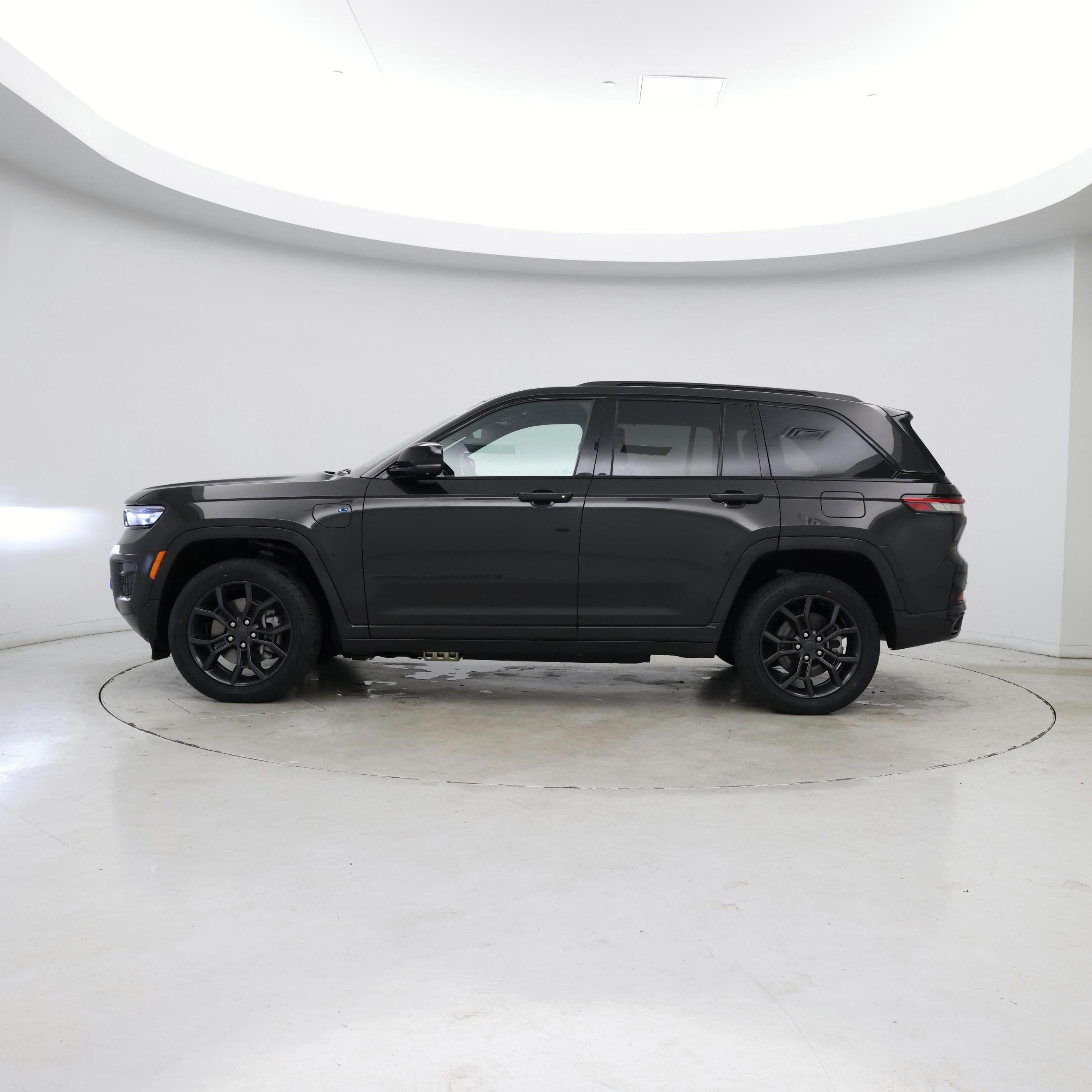 Thumbnail: 2024 Jeep Grand Cherokee - 3