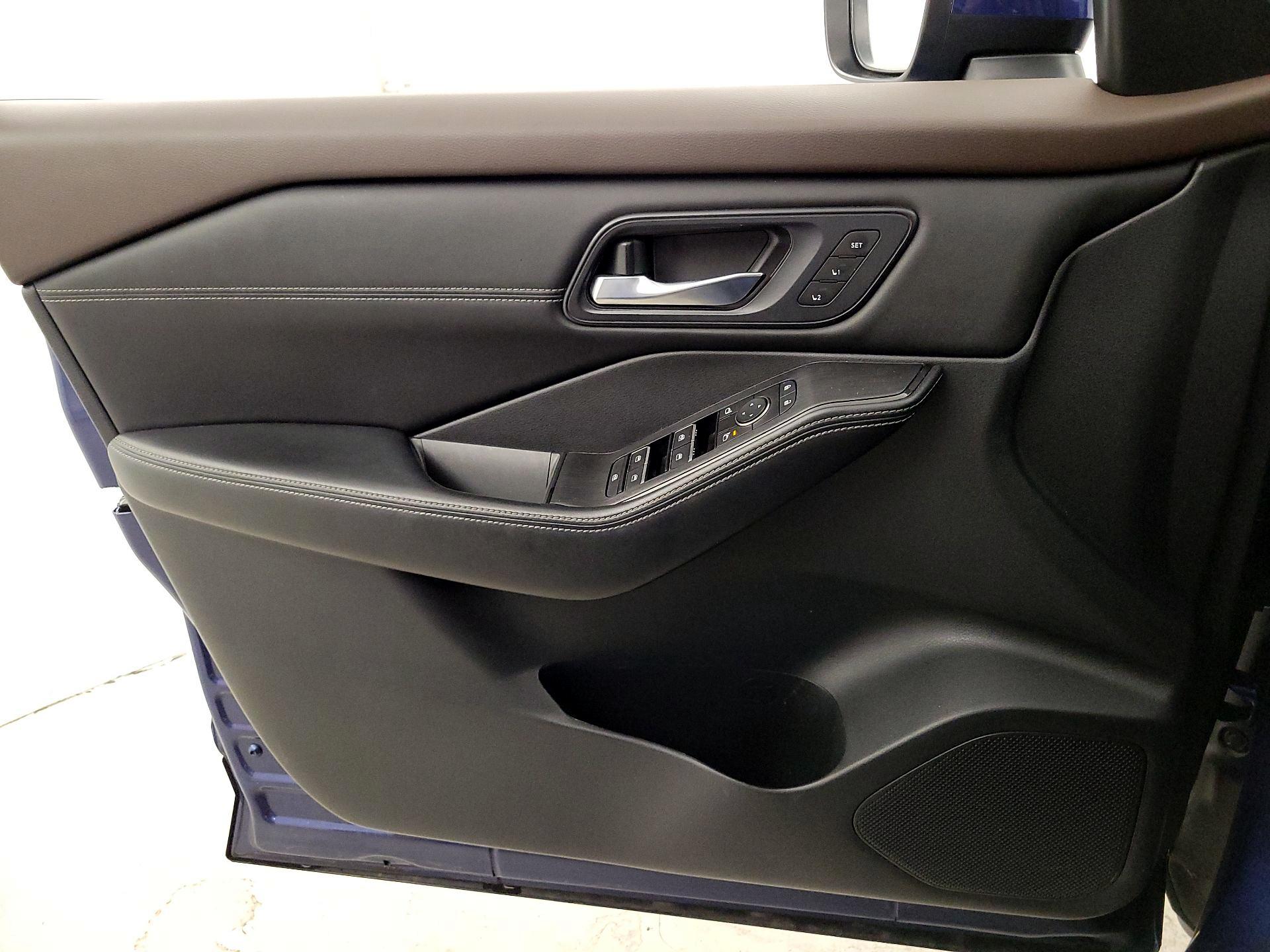 Thumbnail: 2023 Nissan Rogue - 12