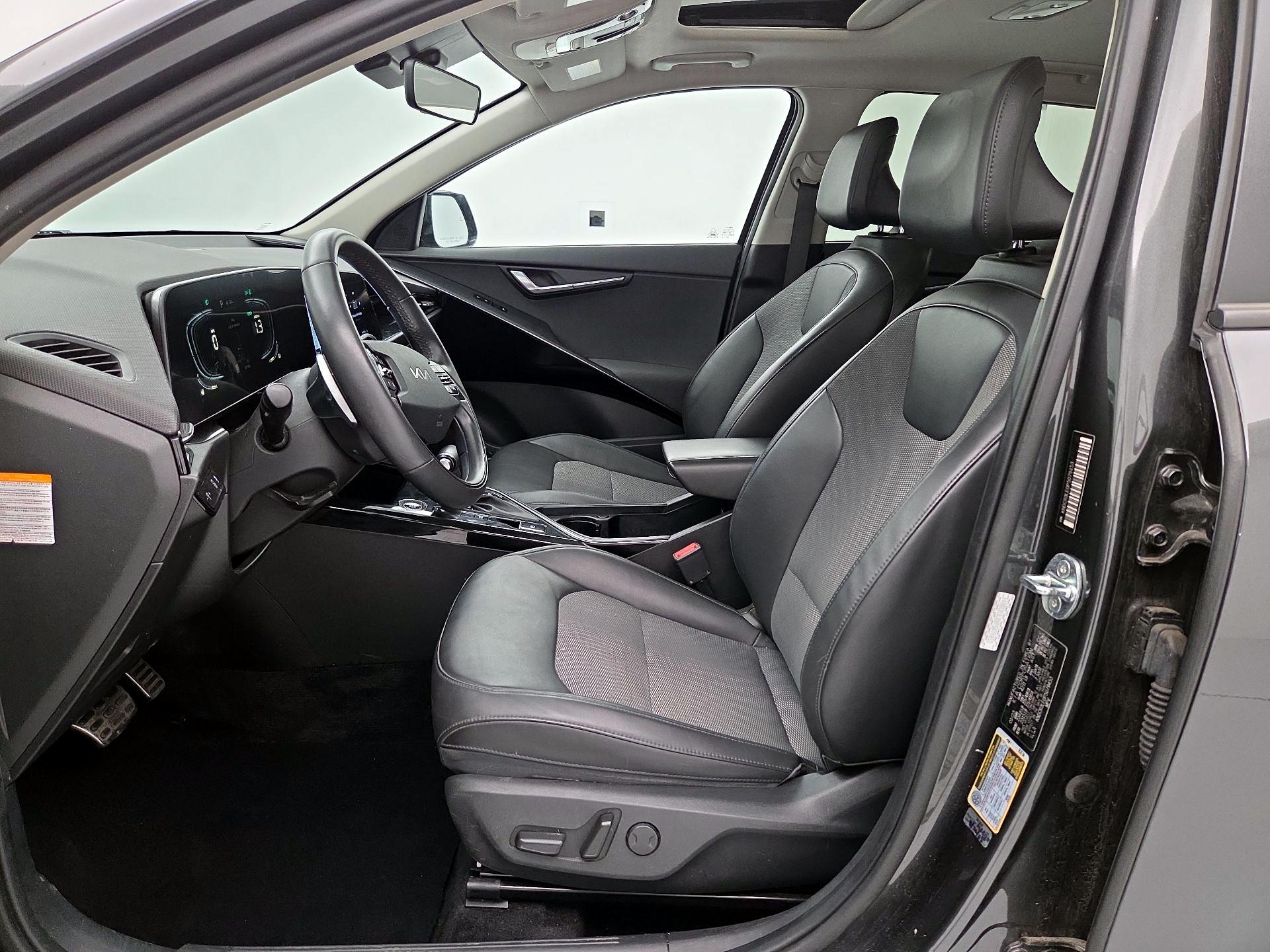 Thumbnail: 2023 Kia Niro - 11