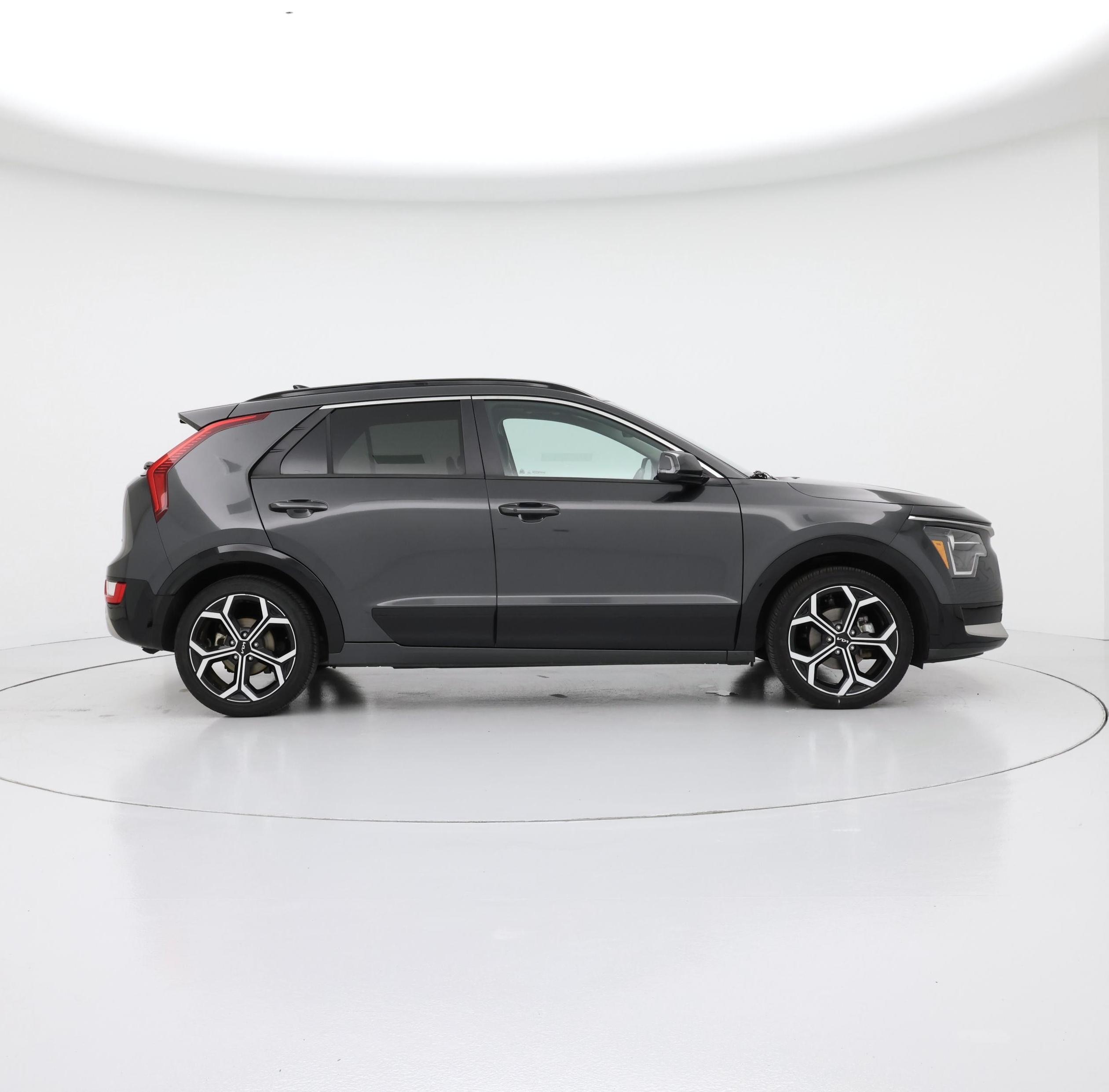 Thumbnail: 2023 Kia Niro - 7