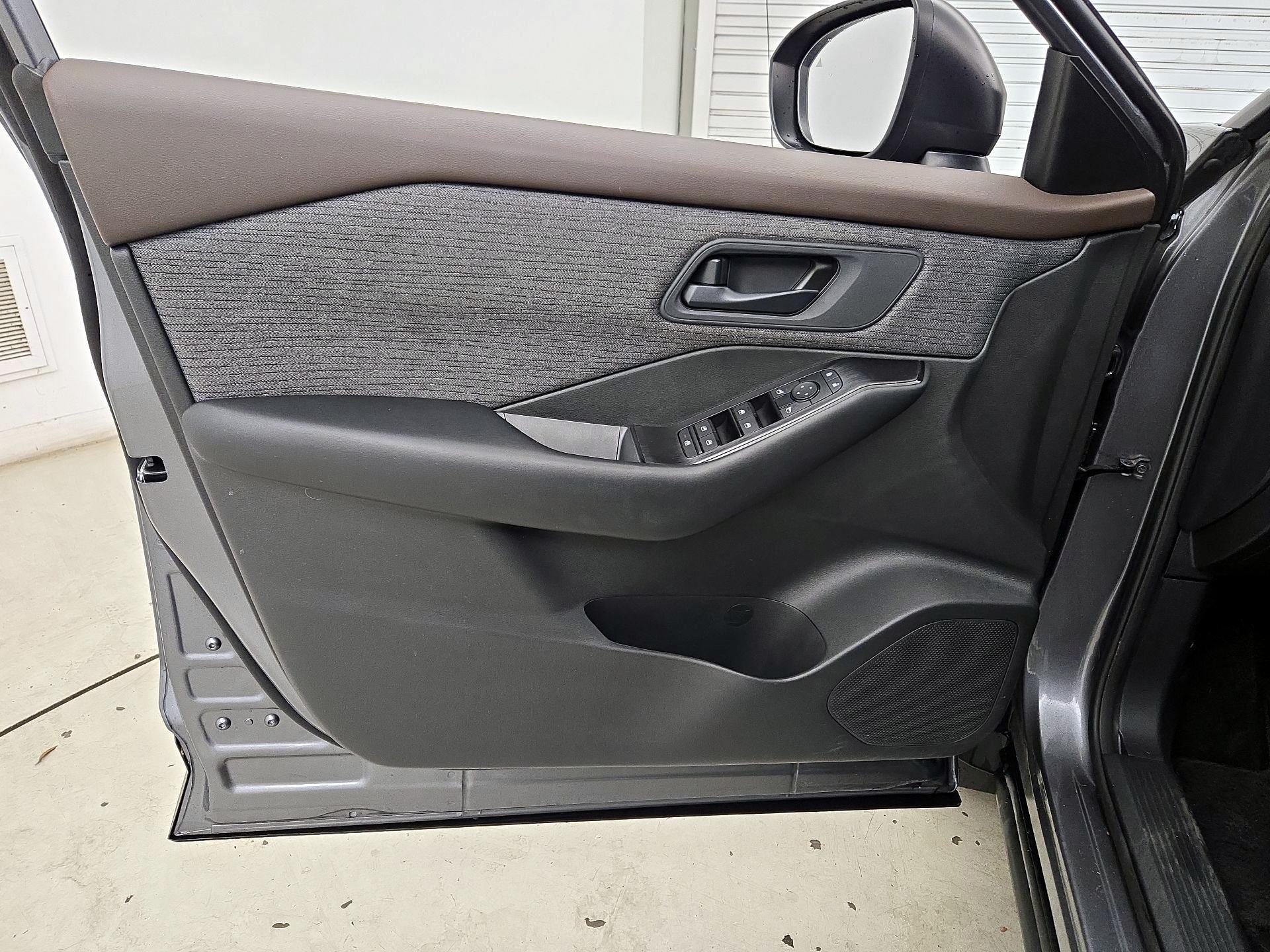 Thumbnail: 2023 Nissan Rogue - 12