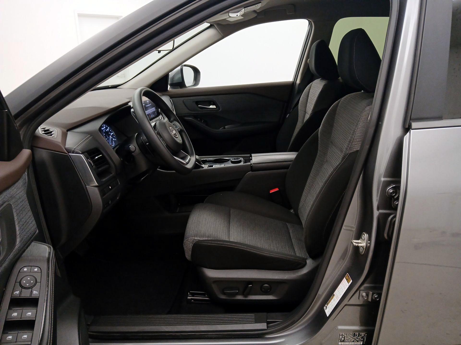 Thumbnail: 2023 Nissan Rogue - 11