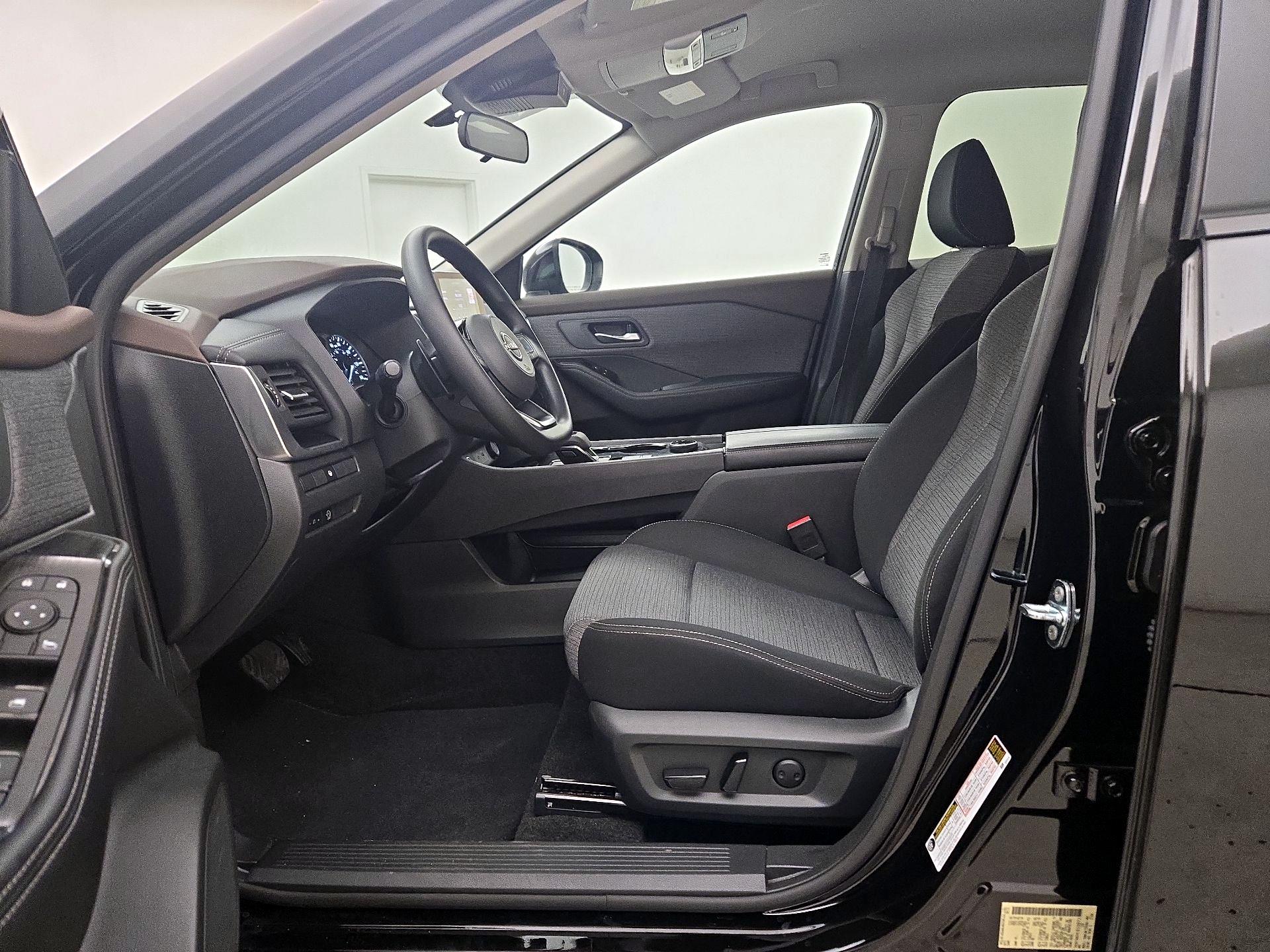 Thumbnail: 2023 Nissan Rogue - 11