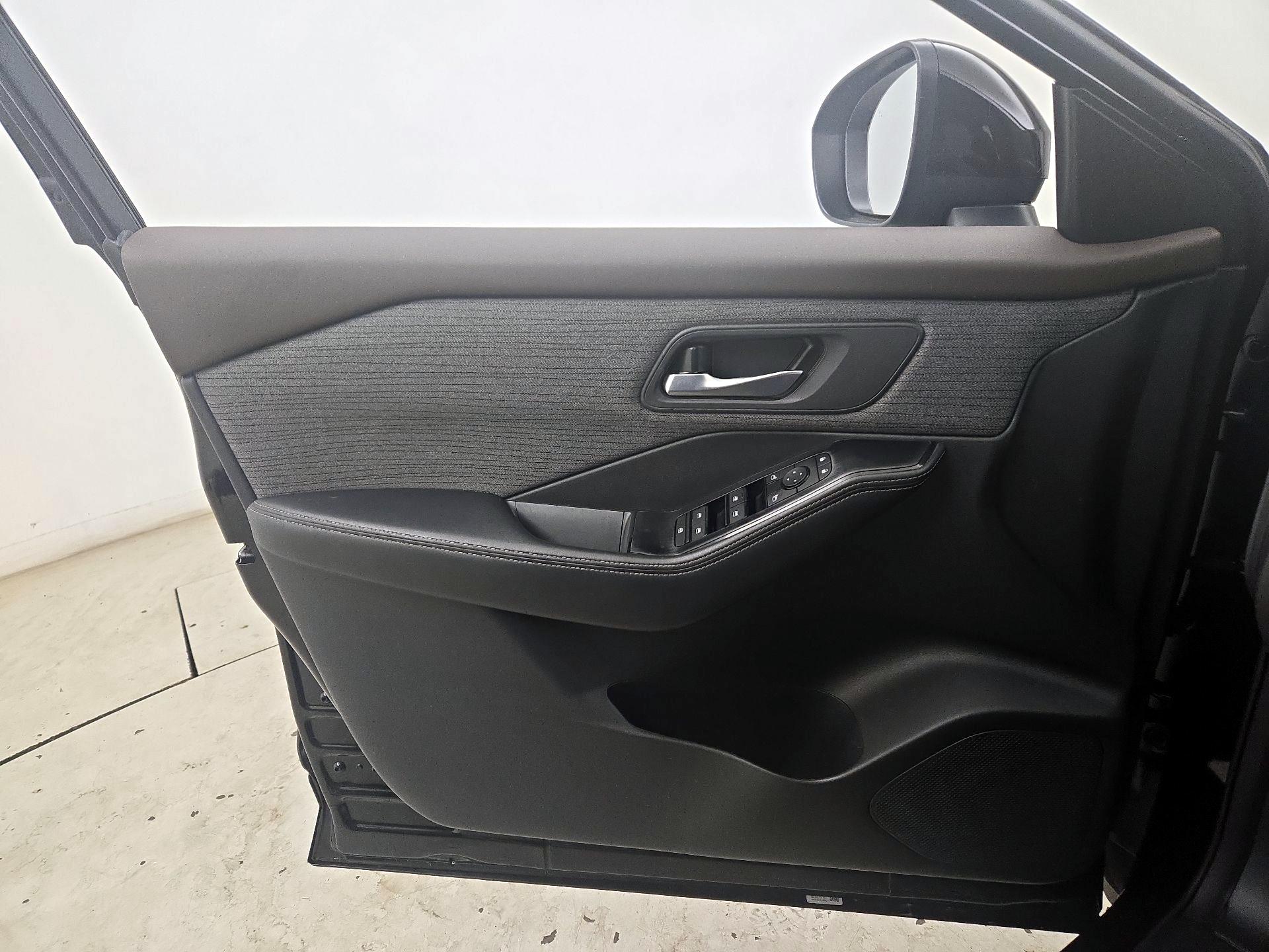 Thumbnail: 2023 Nissan Rogue - 12