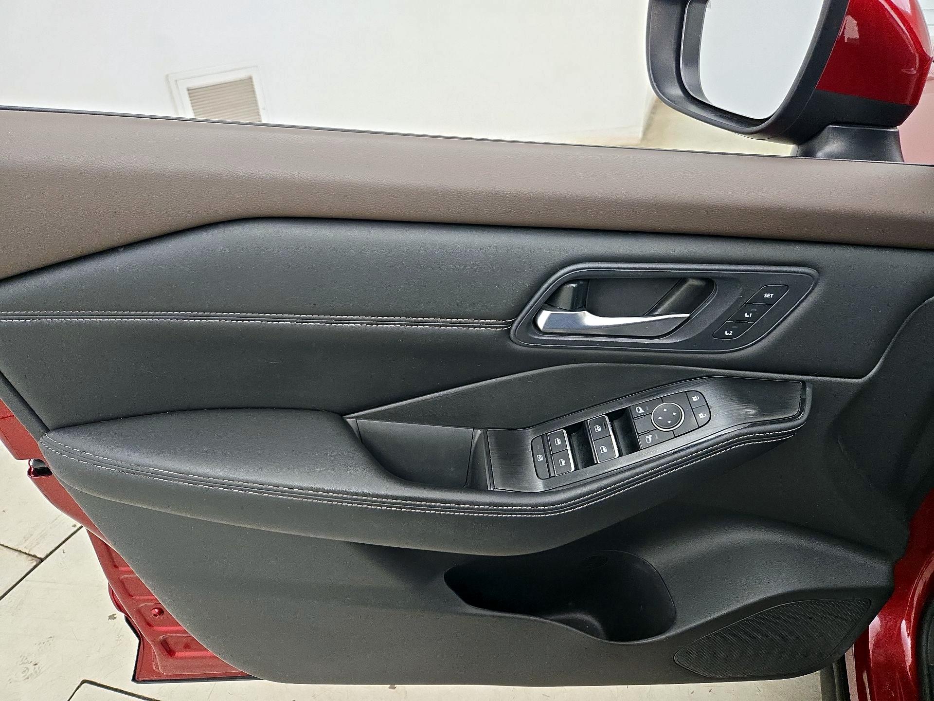 Thumbnail: 2023 Nissan Rogue - 12