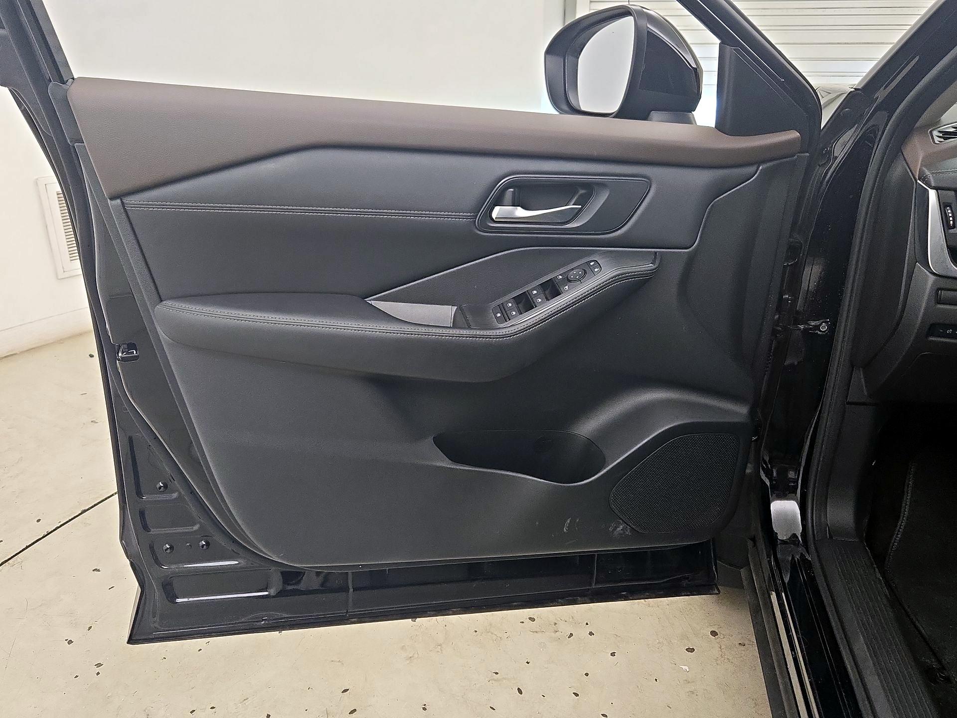 Thumbnail: 2023 Nissan Rogue - 12