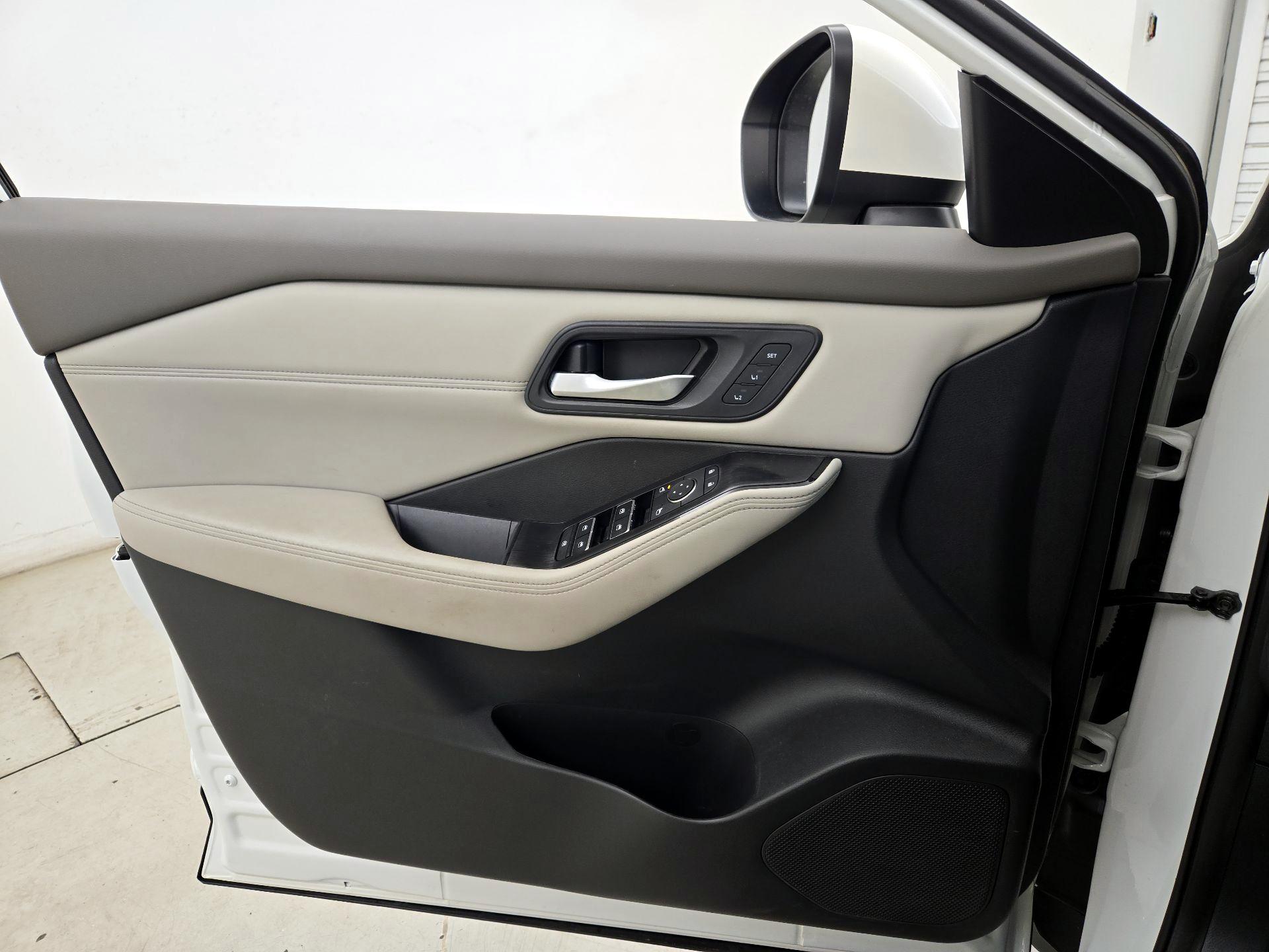 Thumbnail: 2023 Nissan Rogue - 12