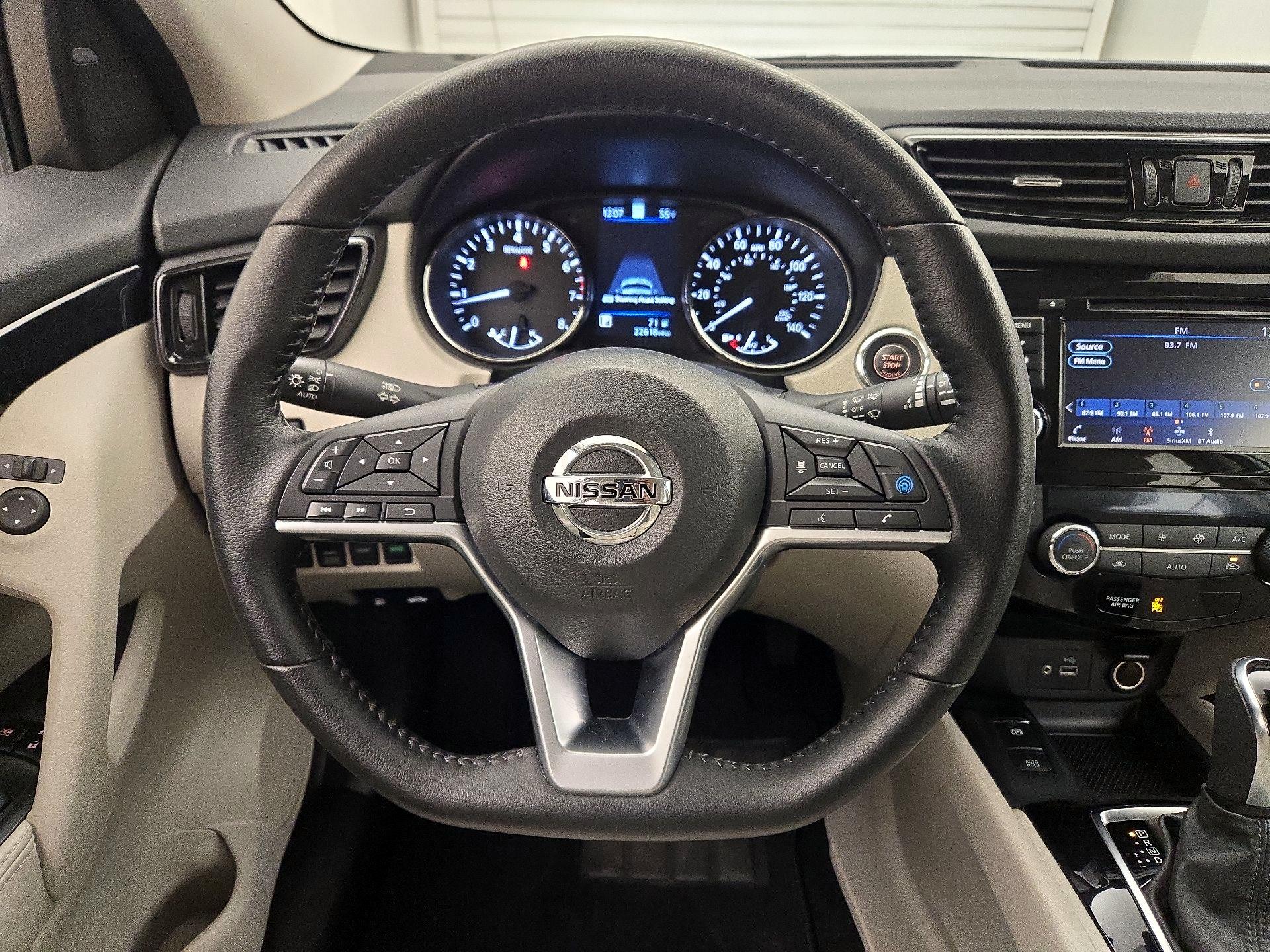Thumbnail: 2022 Nissan Rogue Sport - 10