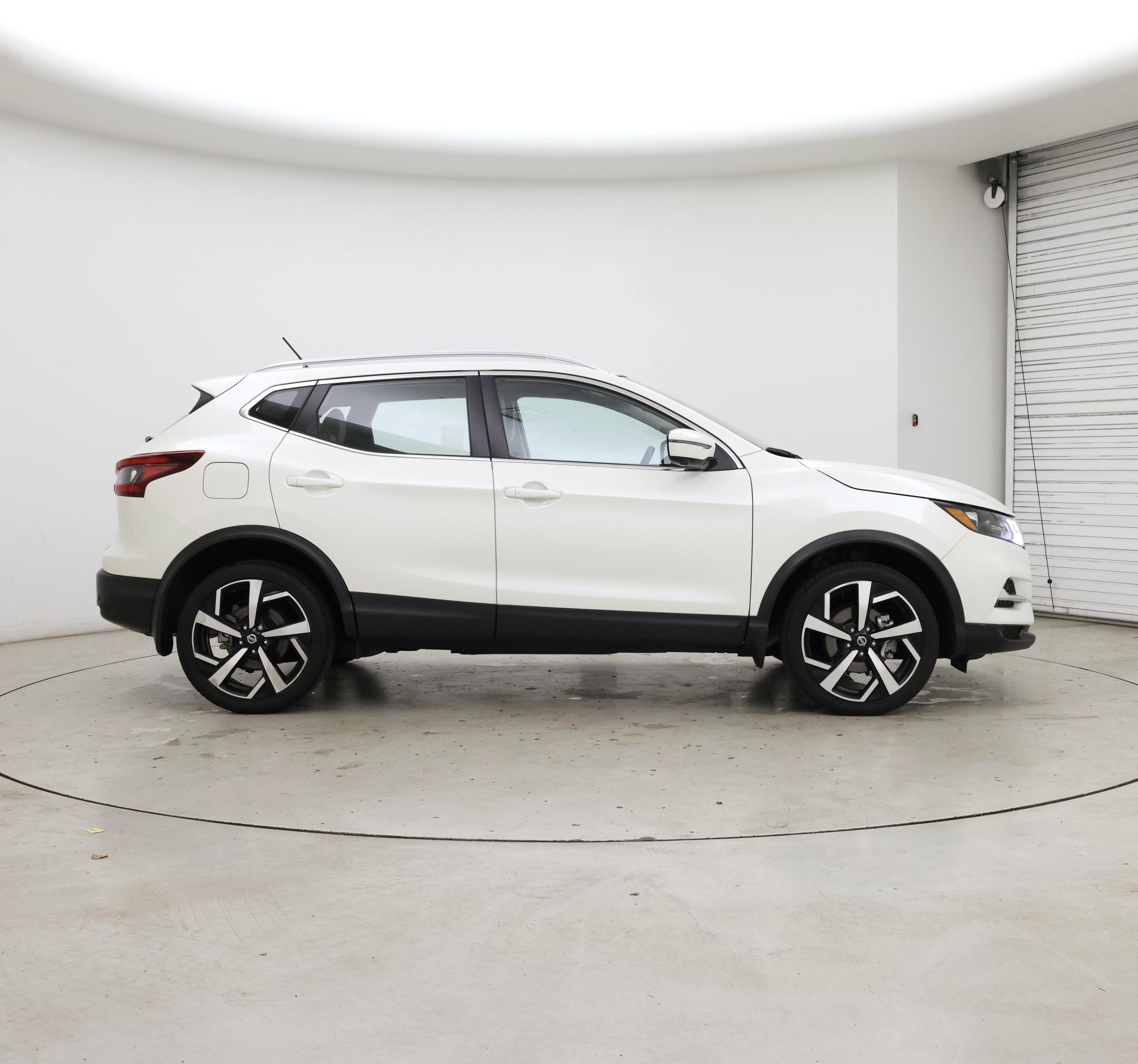 Thumbnail: 2022 Nissan Rogue Sport - 7