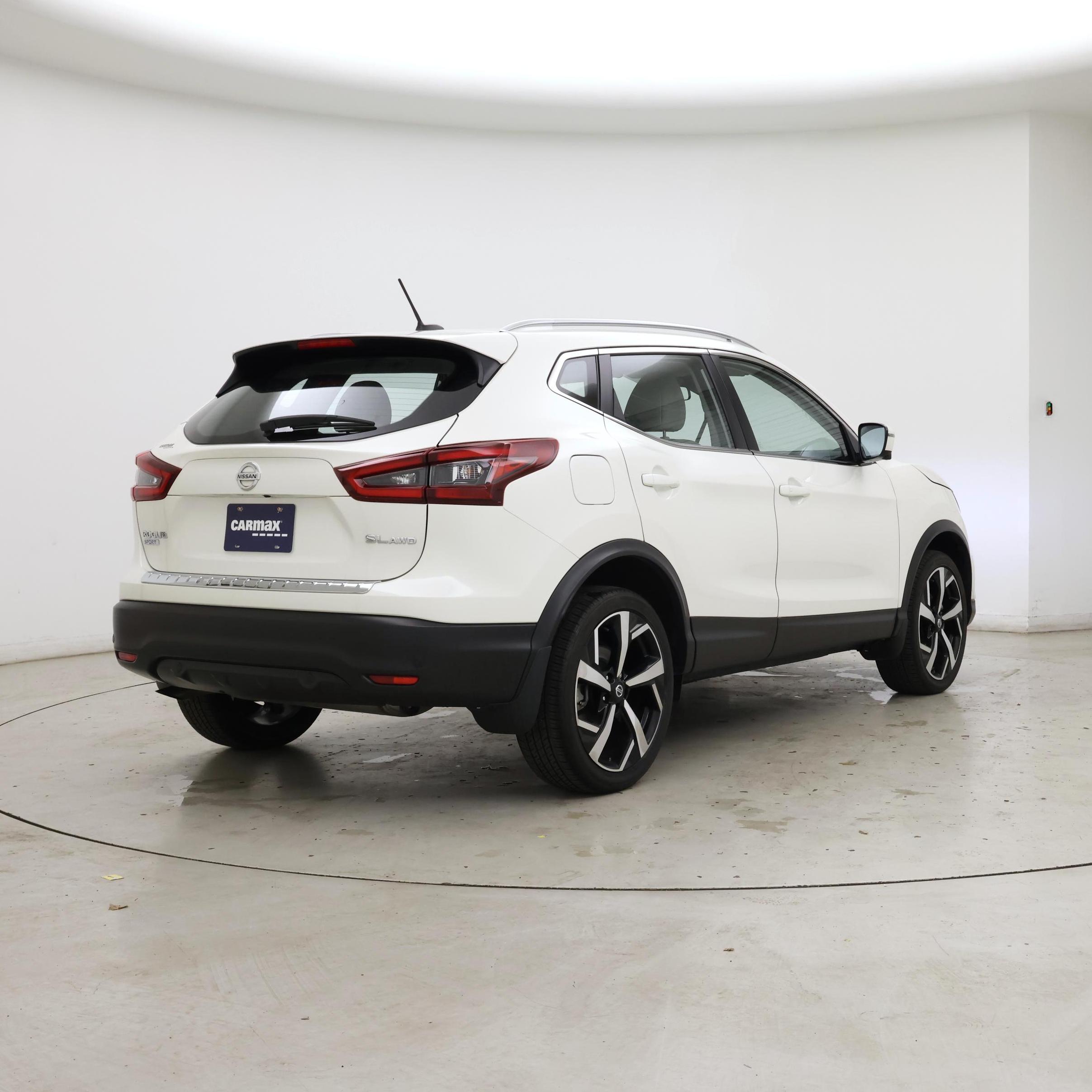 Thumbnail: 2022 Nissan Rogue Sport - 8