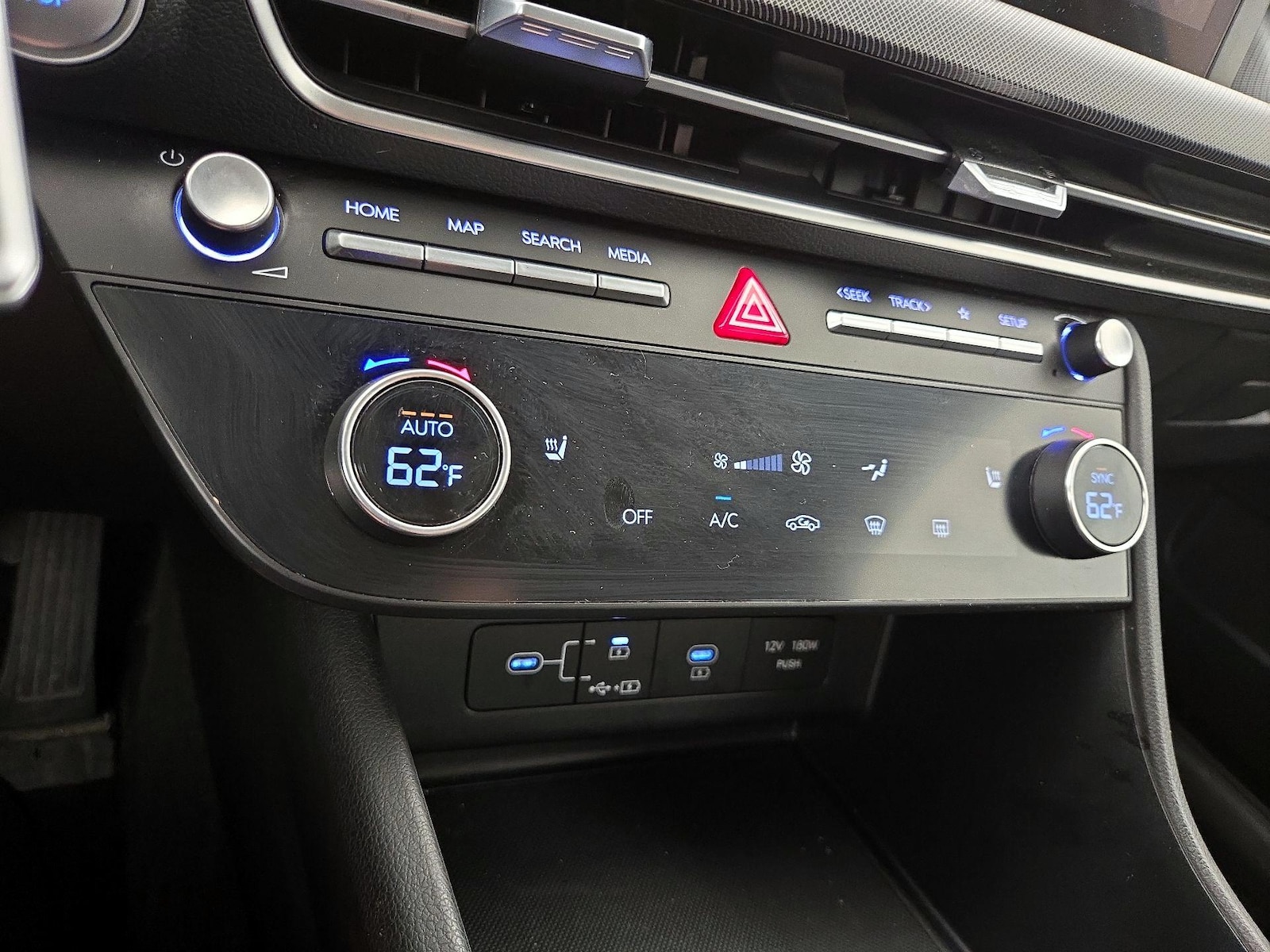 2025 Hyundai Sonata SEL - Photo 17
