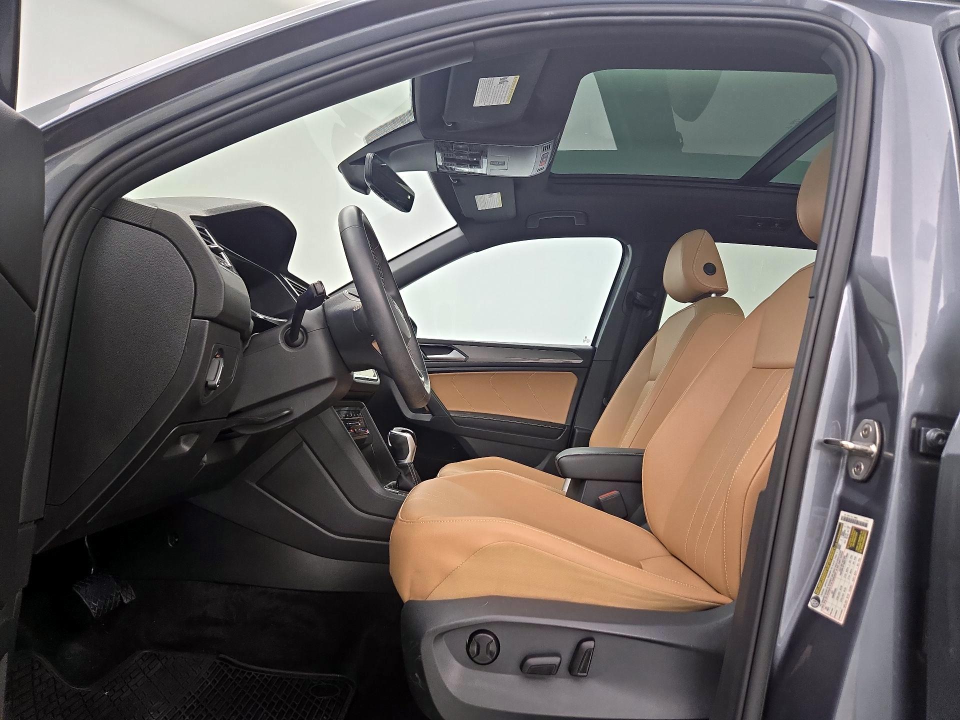 Thumbnail: 2022 Volkswagen Tiguan - 11