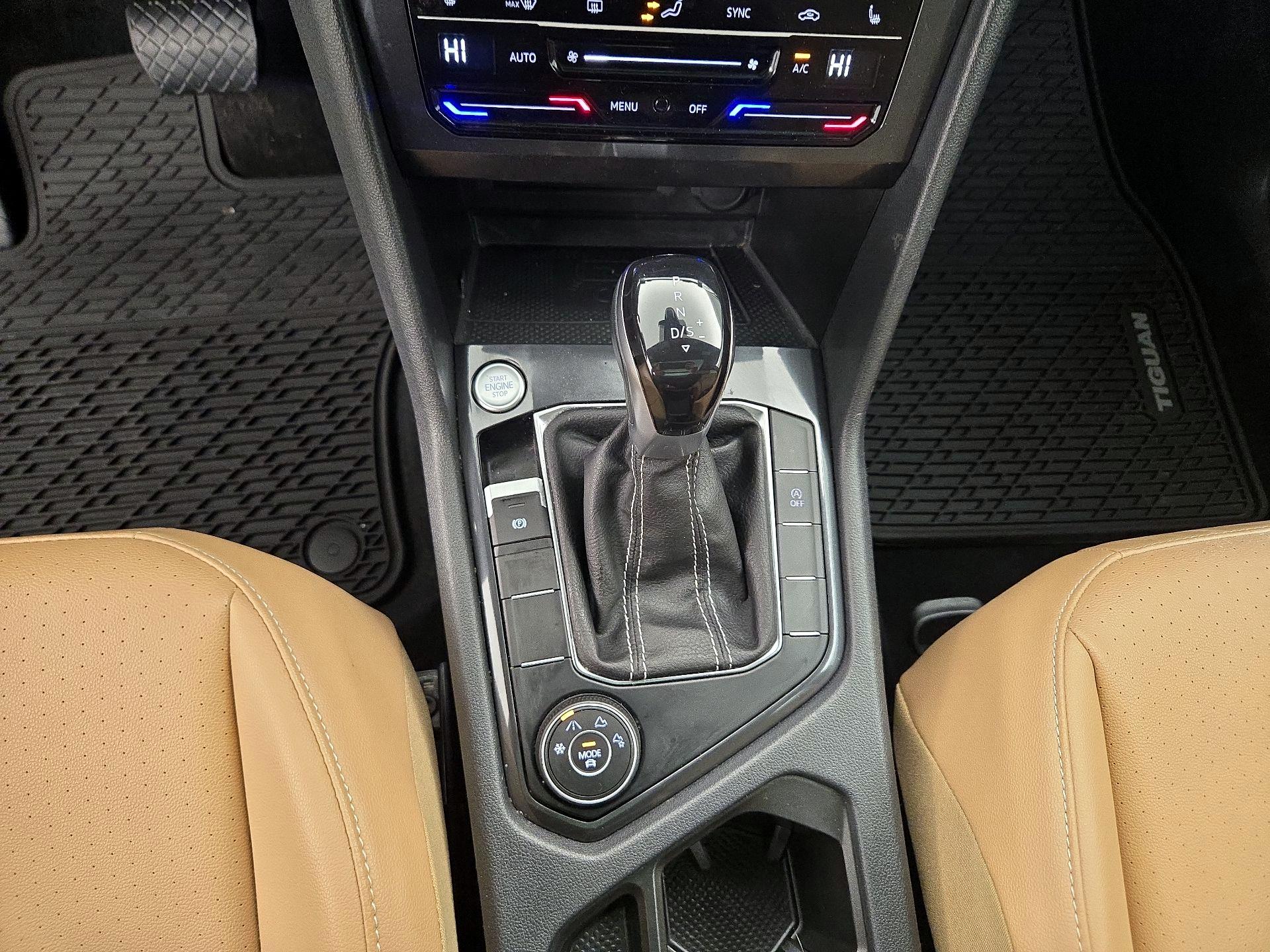 Thumbnail: 2022 Volkswagen Tiguan - 17