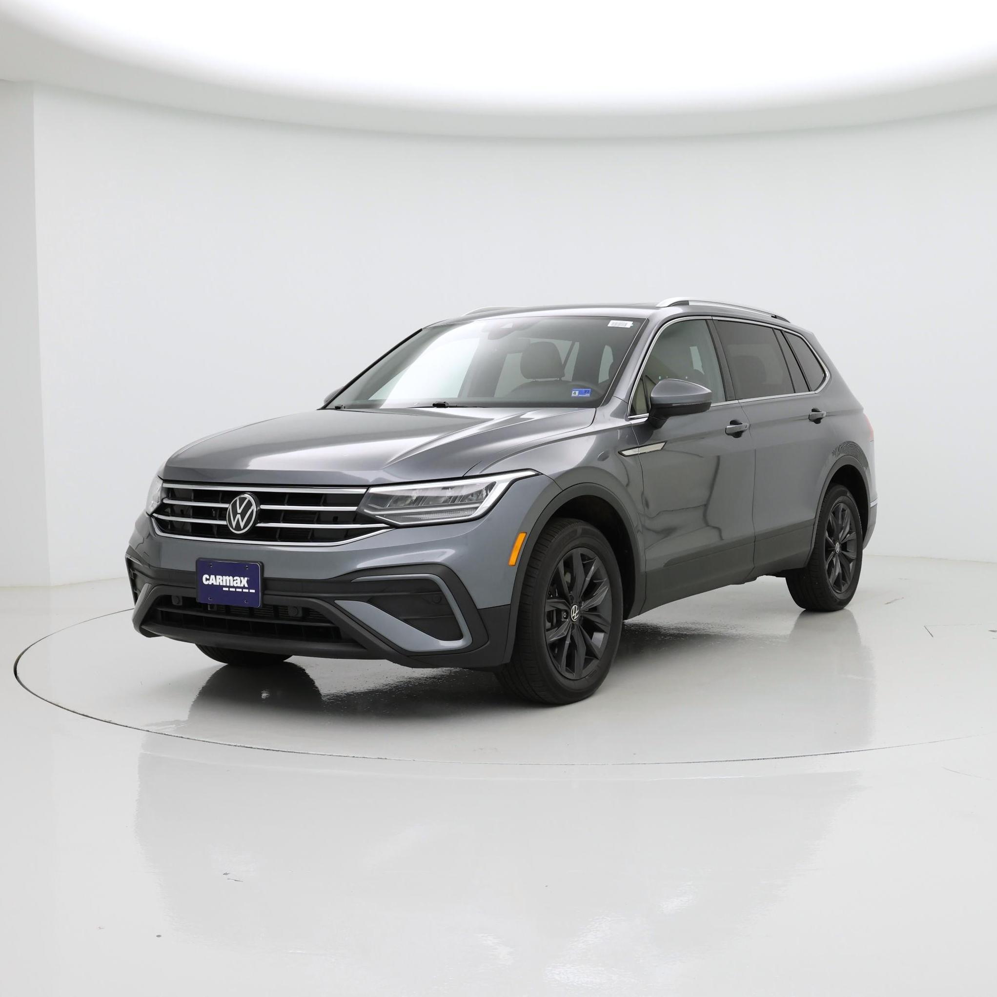 Thumbnail: 2022 Volkswagen Tiguan - 4