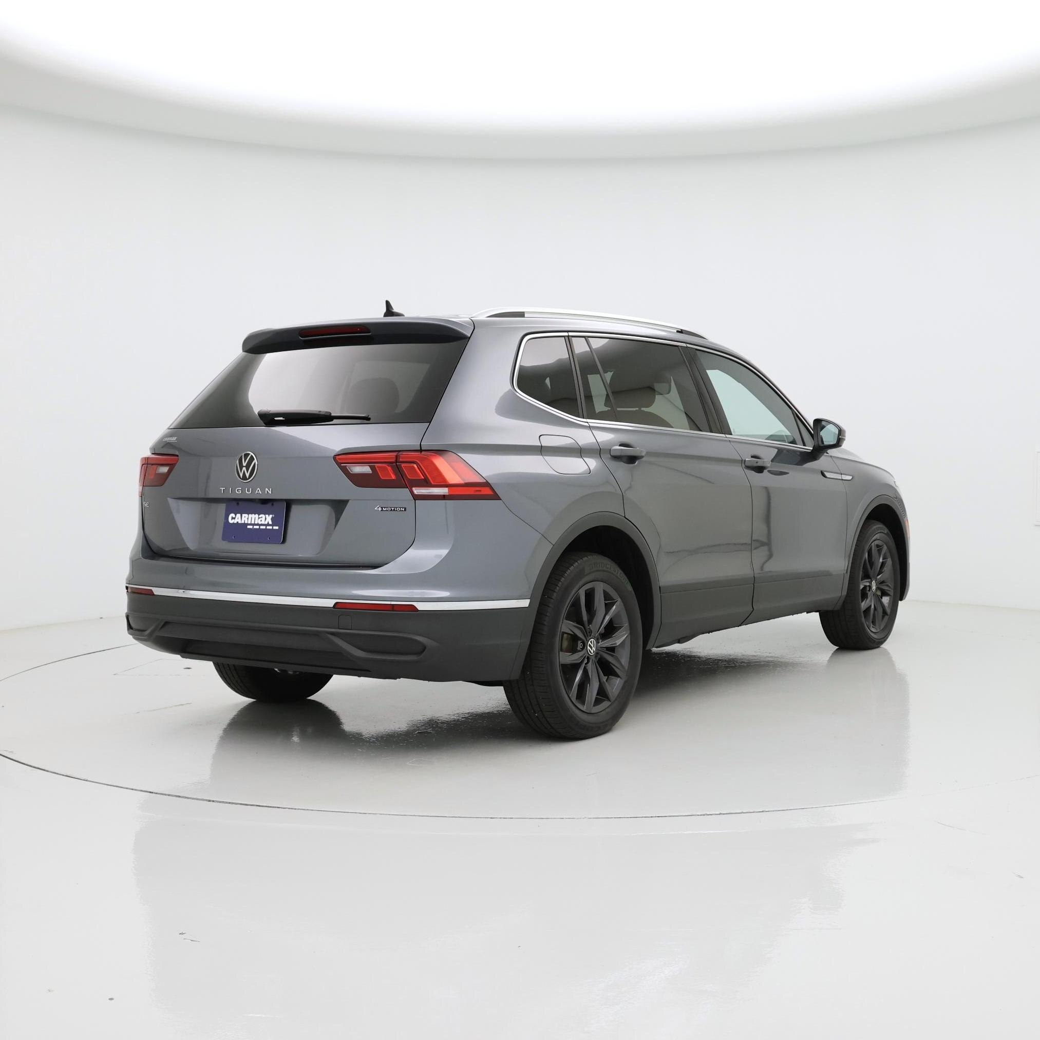 Thumbnail: 2022 Volkswagen Tiguan - 8