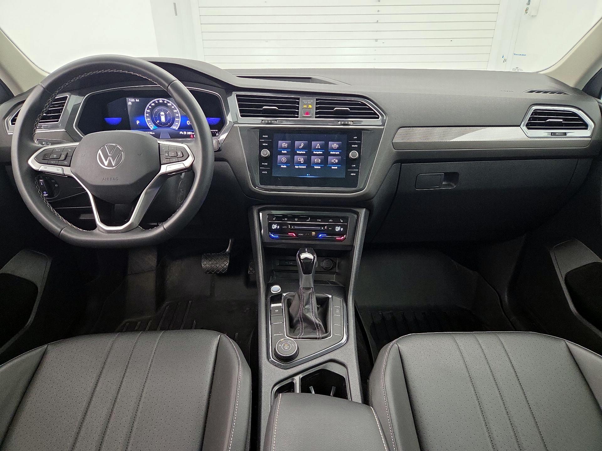 Thumbnail: 2022 Volkswagen Tiguan - 9