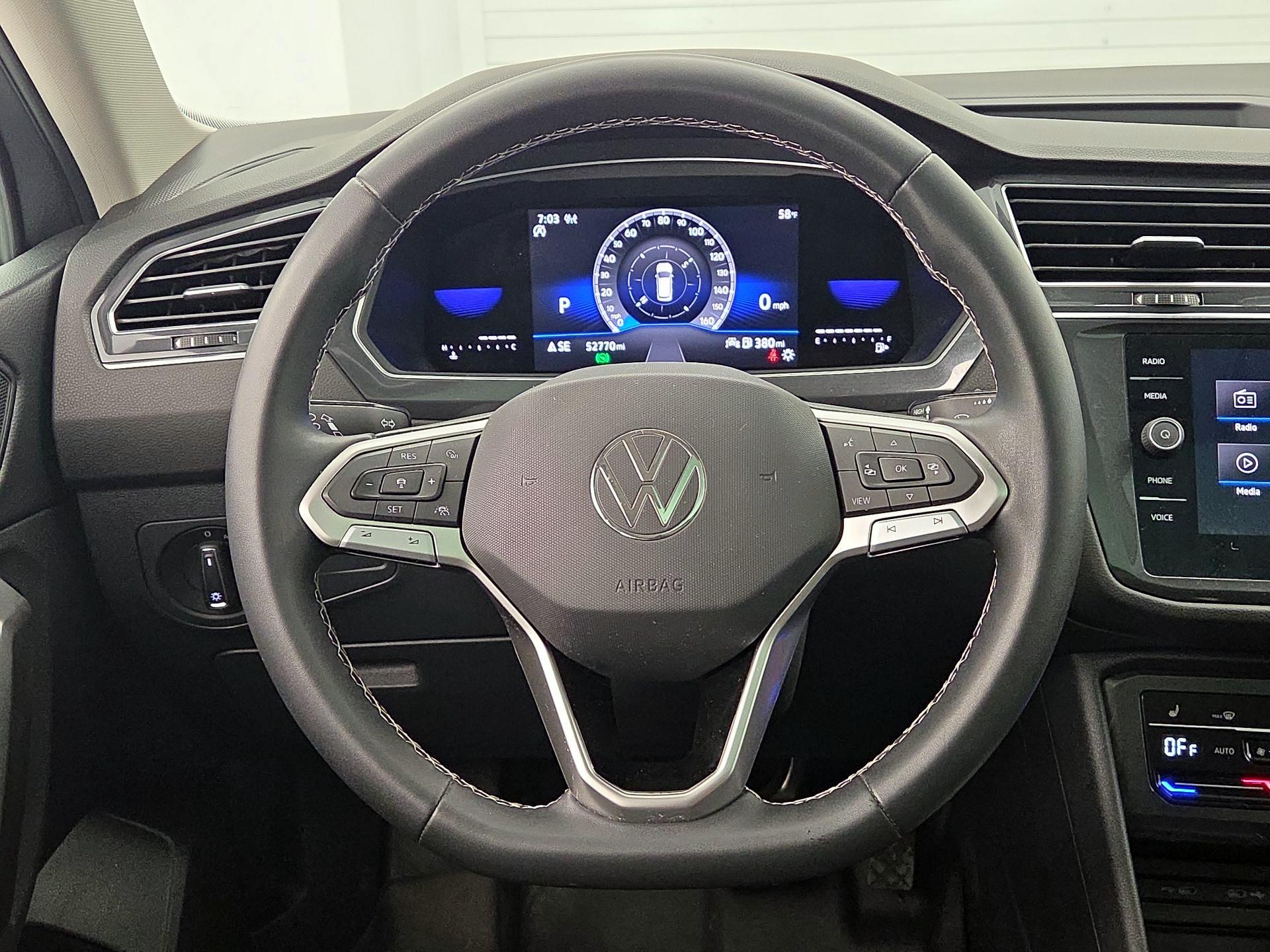 Thumbnail: 2022 Volkswagen Tiguan - 10