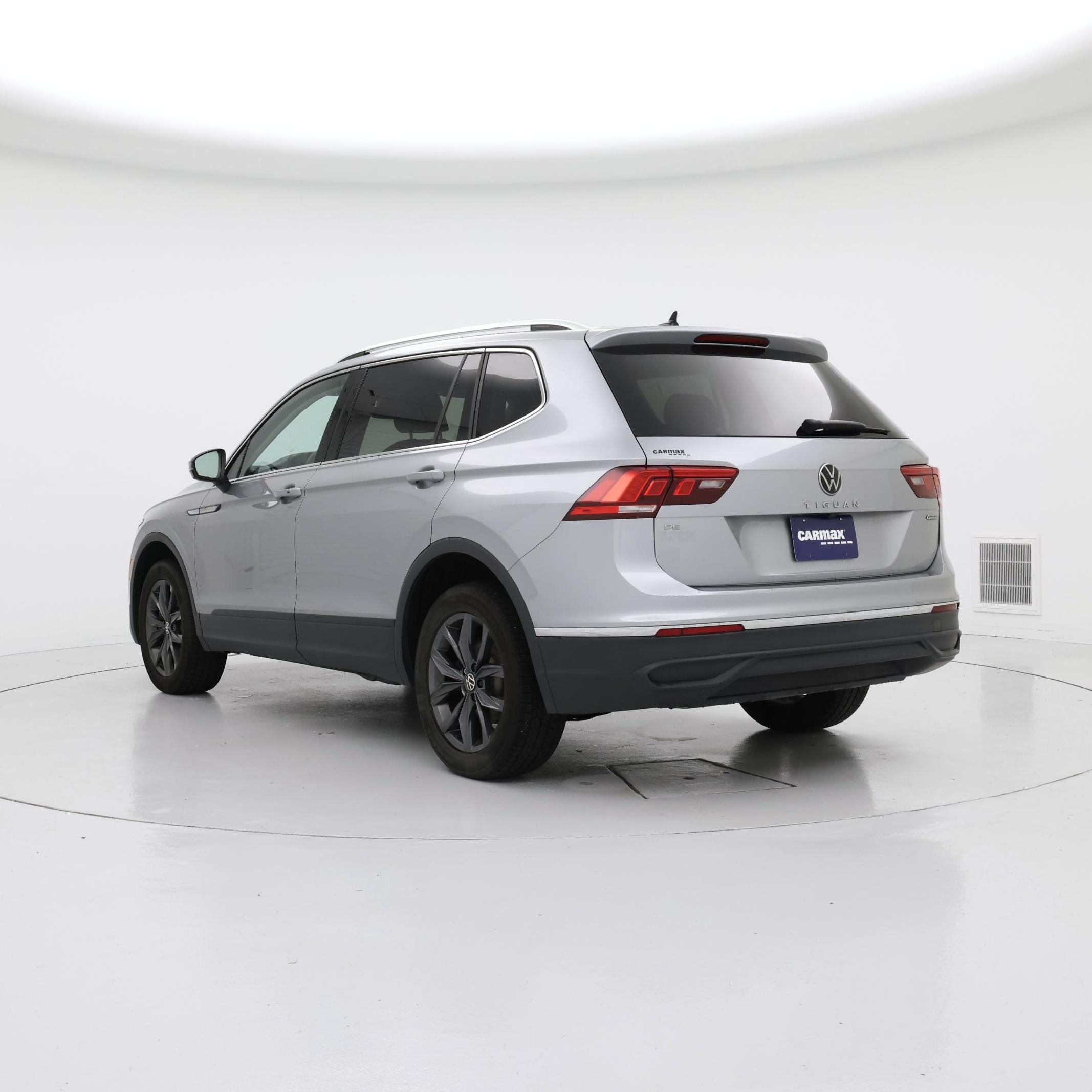 Thumbnail: 2022 Volkswagen Tiguan - 2