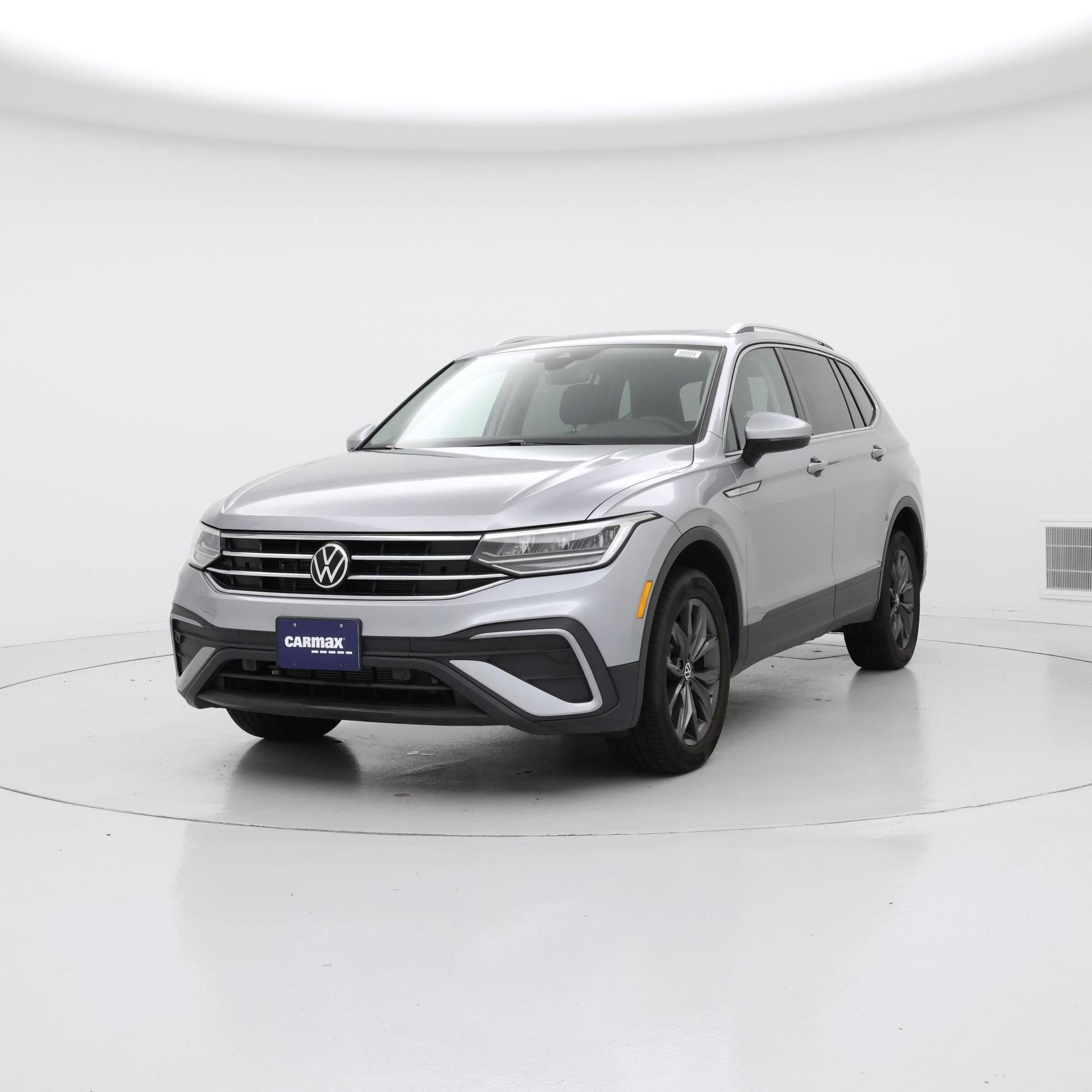 Thumbnail: 2022 Volkswagen Tiguan - 4