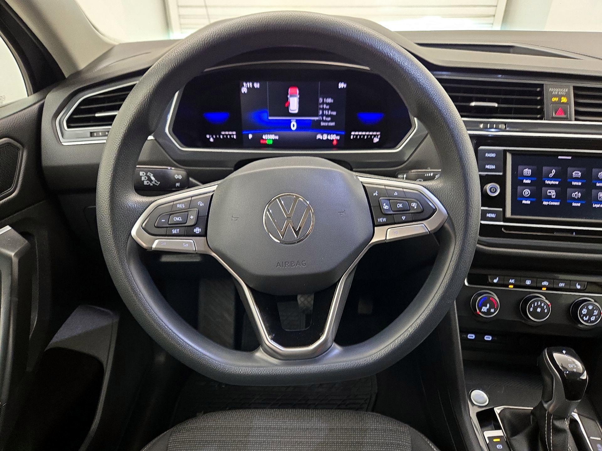 Thumbnail: 2022 Volkswagen Tiguan - 10