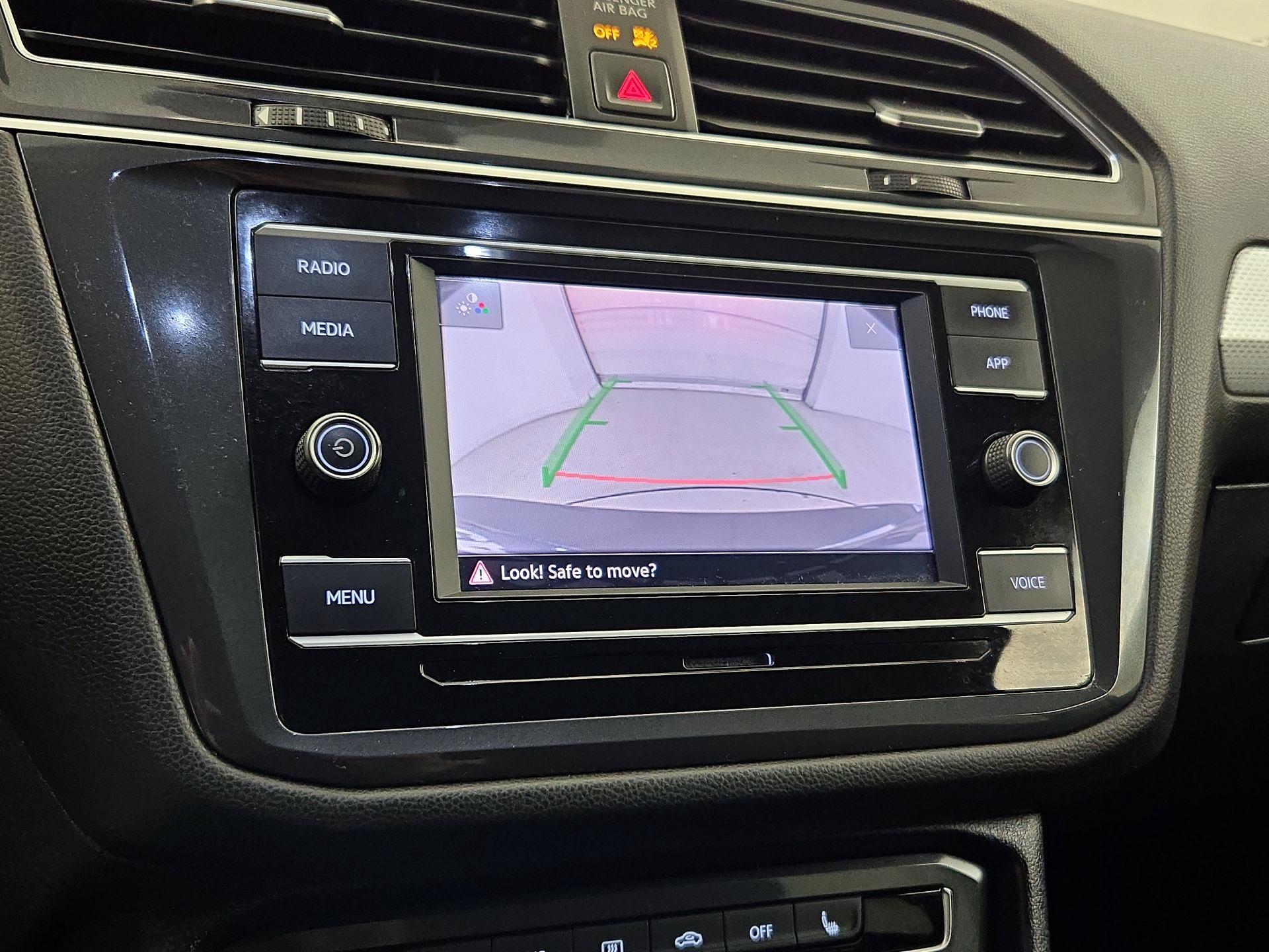 Thumbnail: 2022 Volkswagen Tiguan - 14