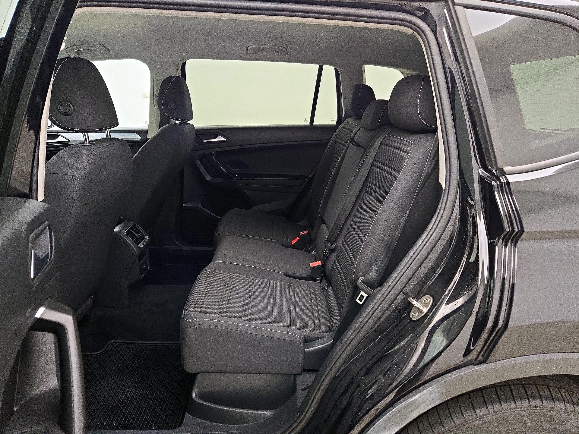 Thumbnail: 2022 Volkswagen Tiguan - 19