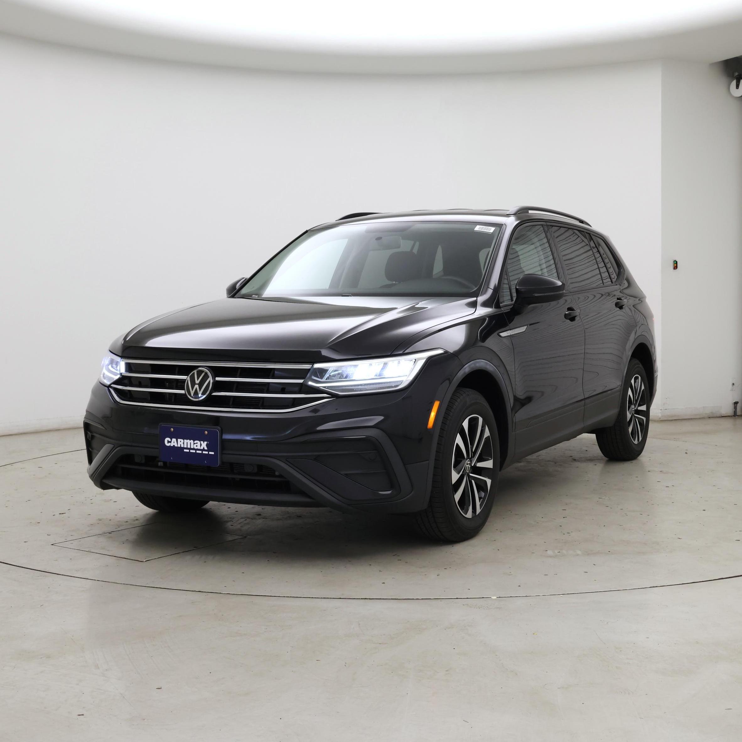 Thumbnail: 2022 Volkswagen Tiguan - 4