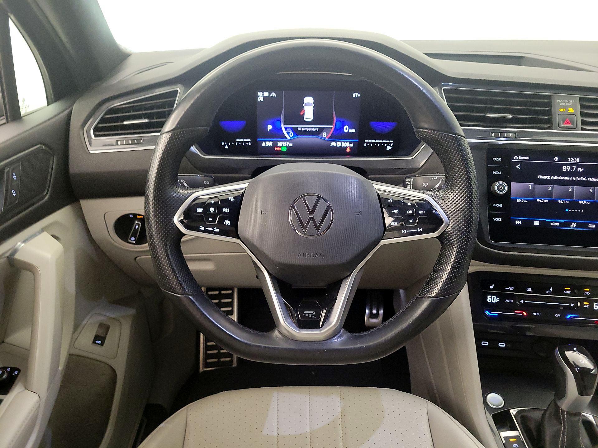 Thumbnail: 2022 Volkswagen Tiguan - 10