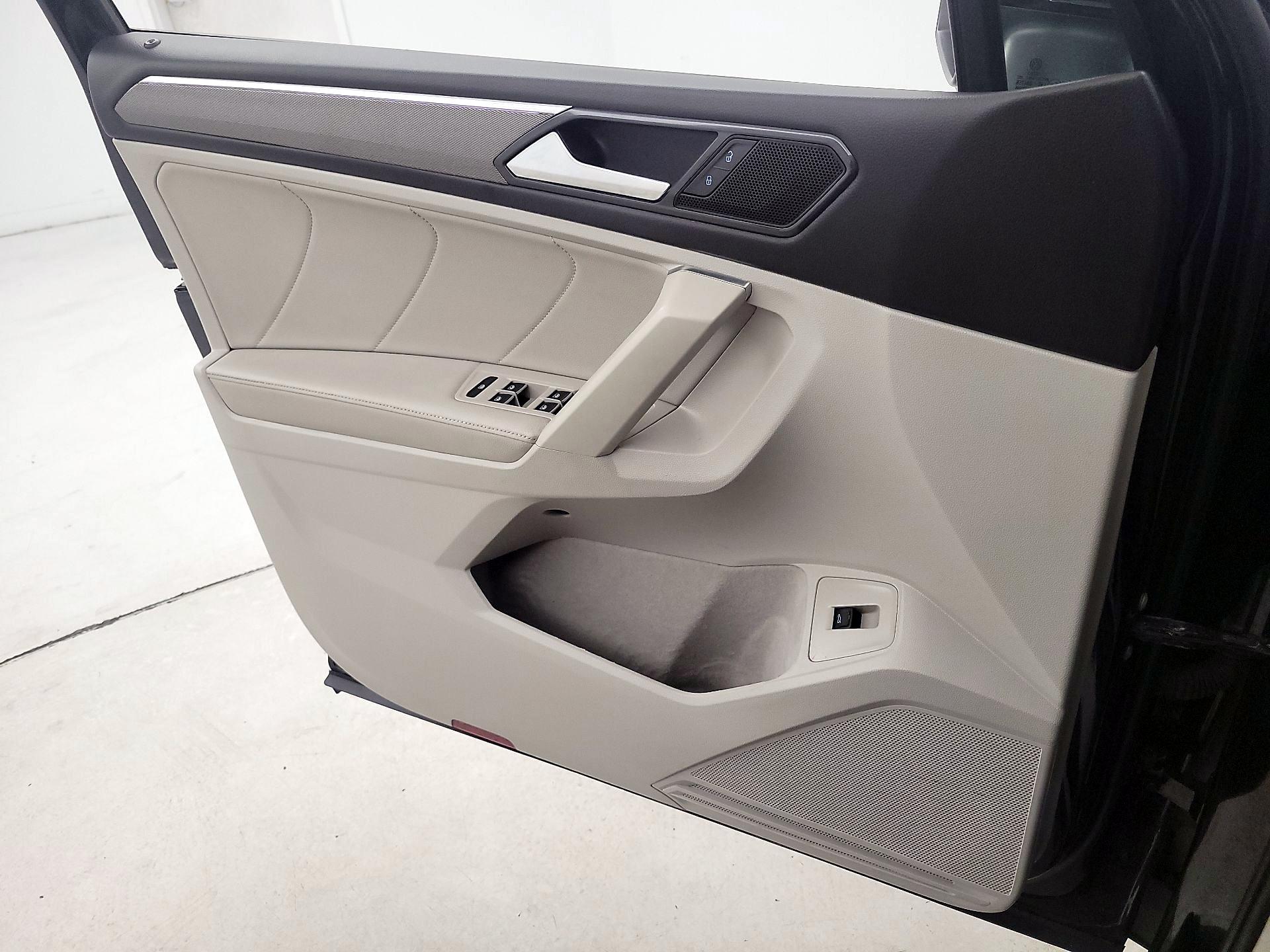 Thumbnail: 2022 Volkswagen Tiguan - 12