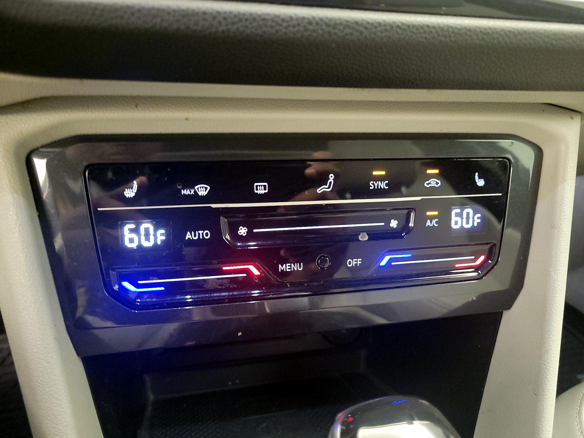 Thumbnail: 2022 Volkswagen Tiguan - 16