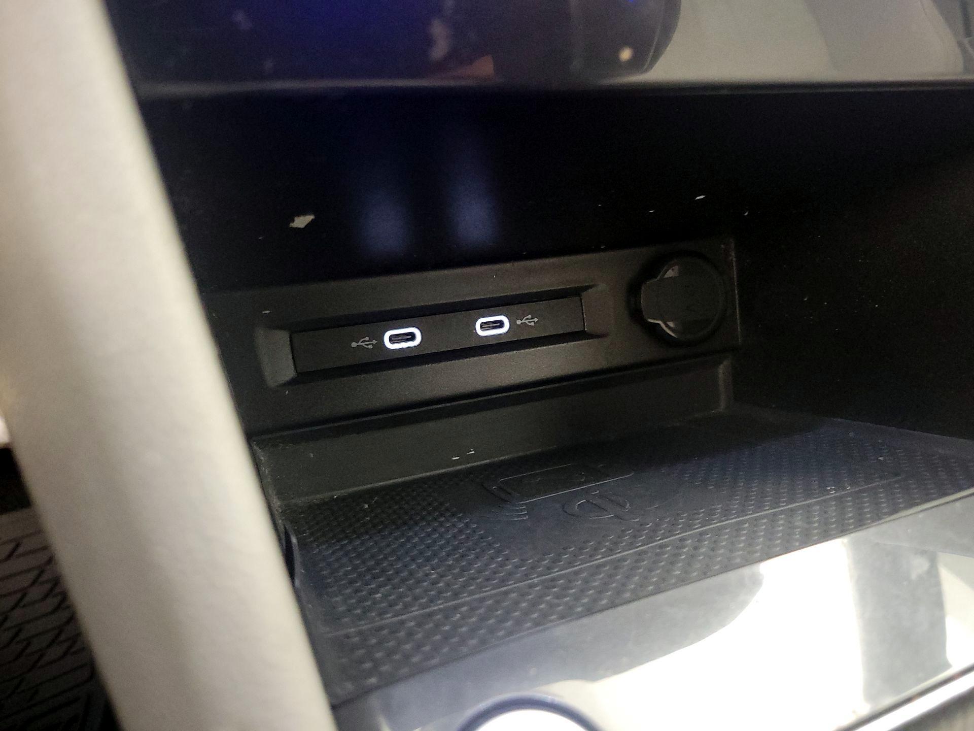 Thumbnail: 2022 Volkswagen Tiguan - 18