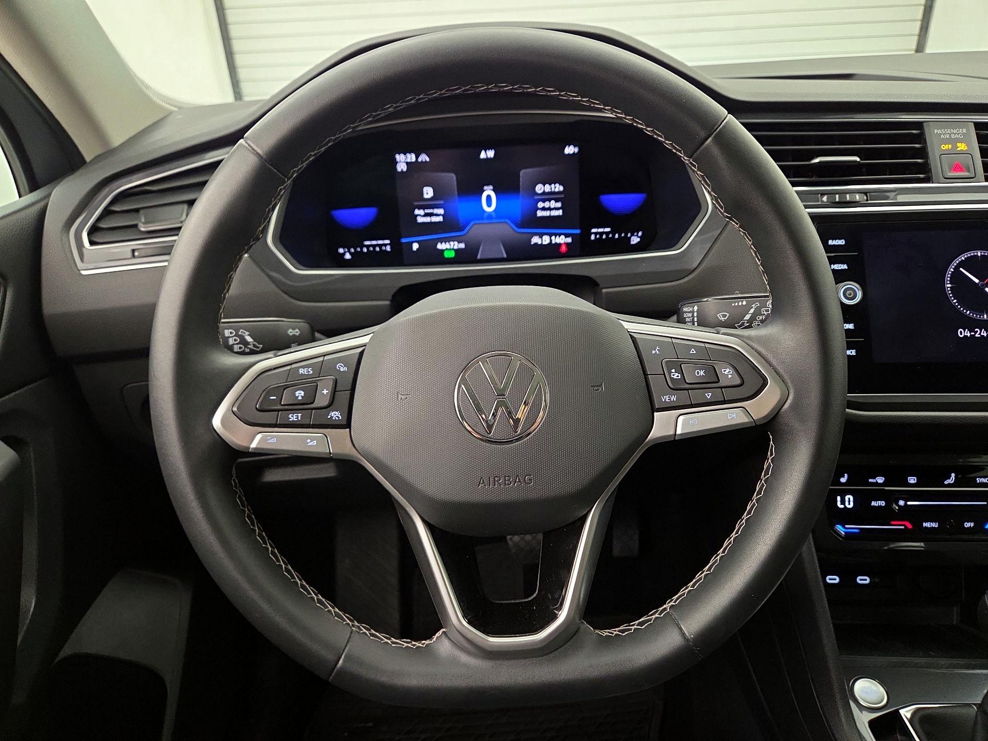 Thumbnail: 2023 Volkswagen Tiguan - 10