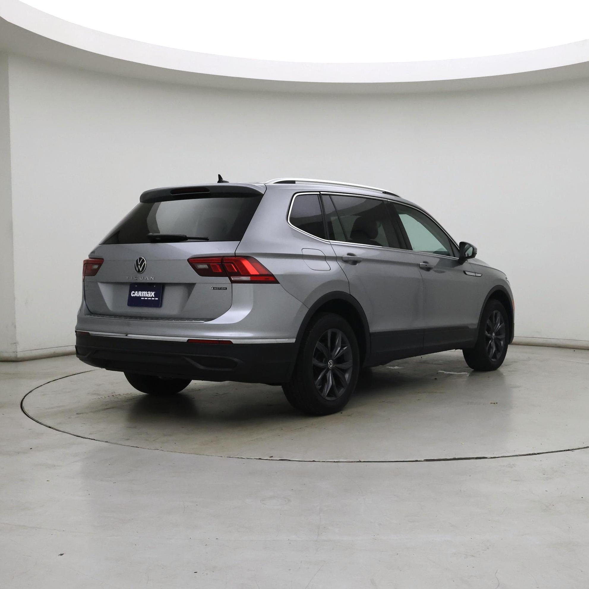 Thumbnail: 2023 Volkswagen Tiguan - 8