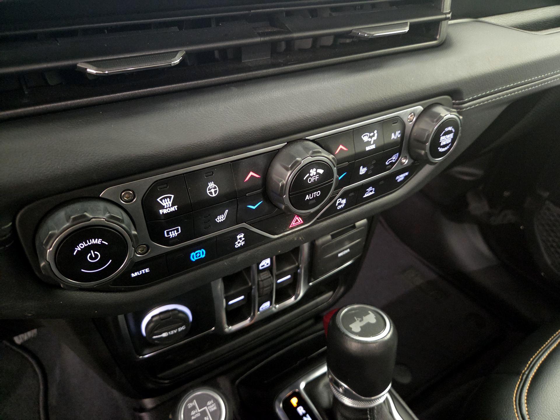 Thumbnail: 2024 Jeep Wrangler - 16