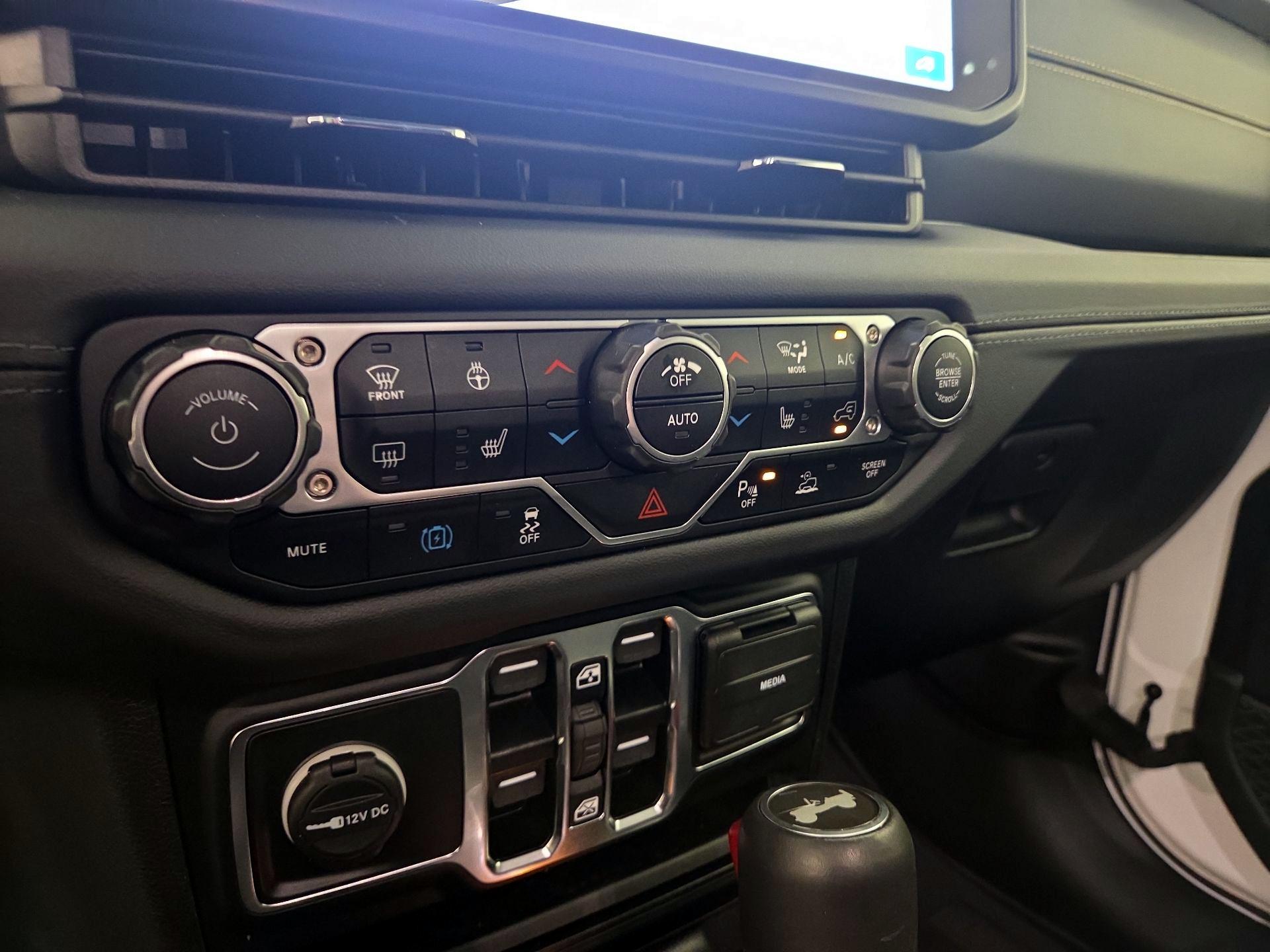 Thumbnail: 2024 Jeep Wrangler - 17