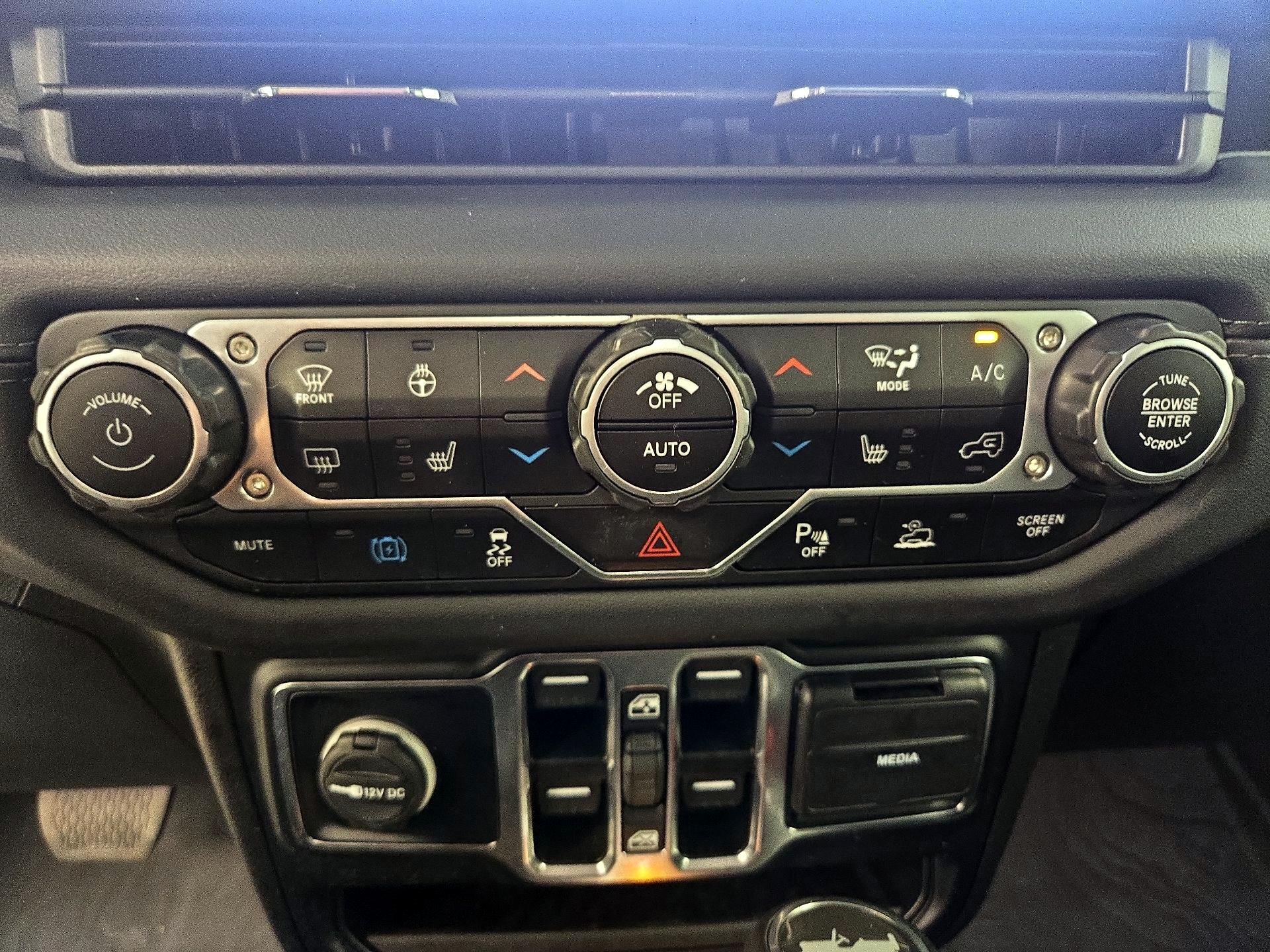 Thumbnail: 2024 Jeep Wrangler - 16