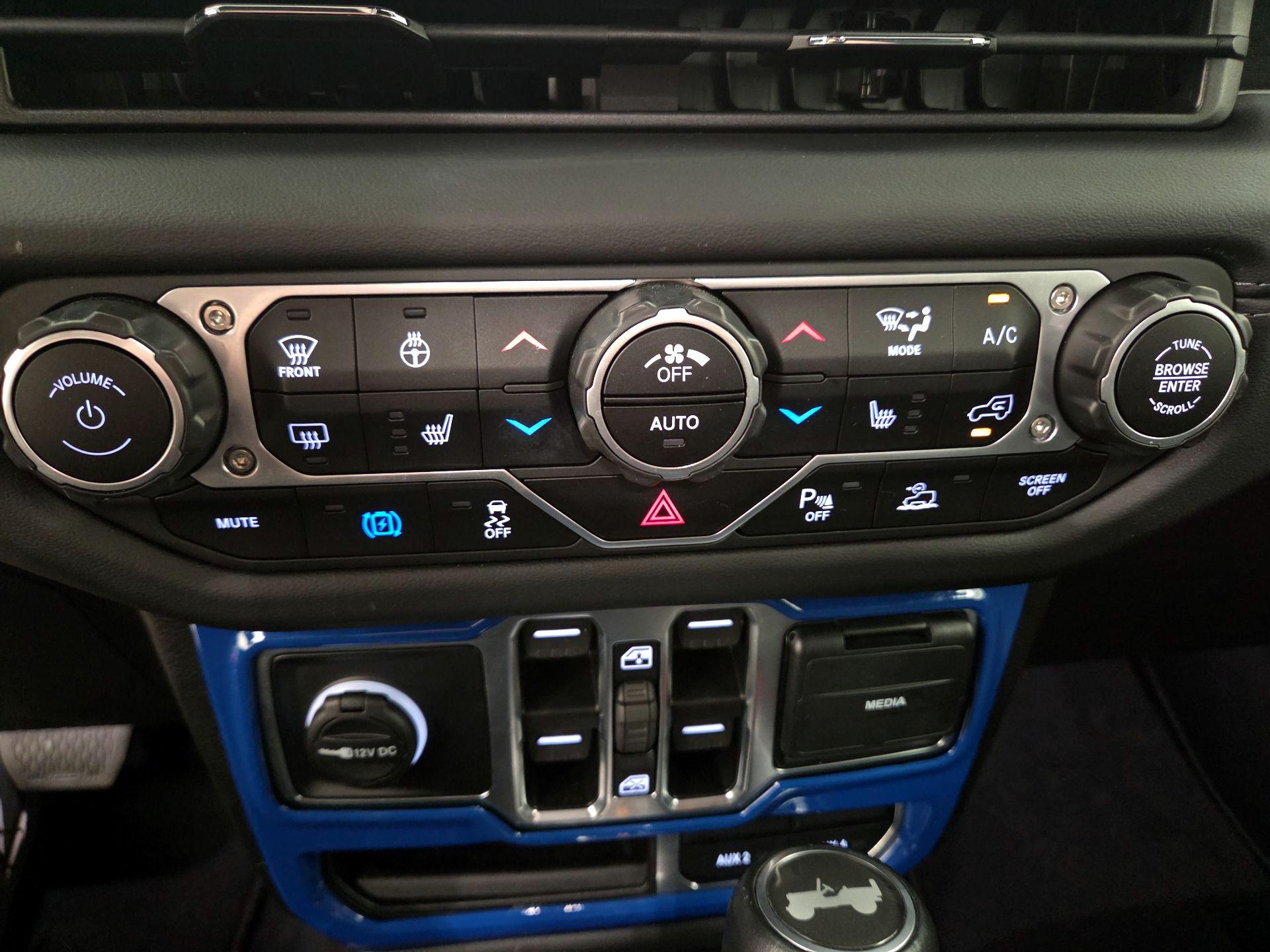 Thumbnail: 2024 Jeep Wrangler - 15