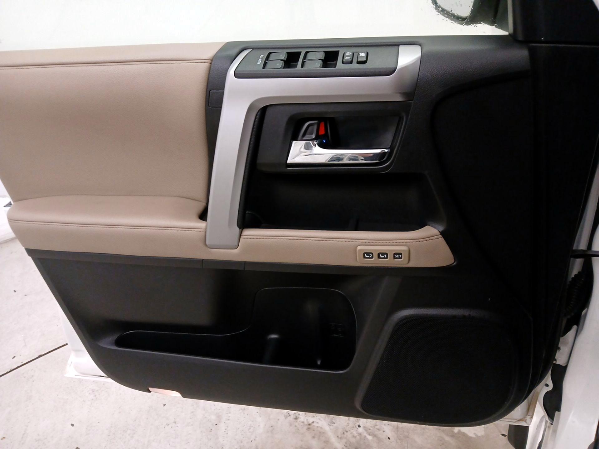 Thumbnail: 2020 Toyota 4Runner - 12