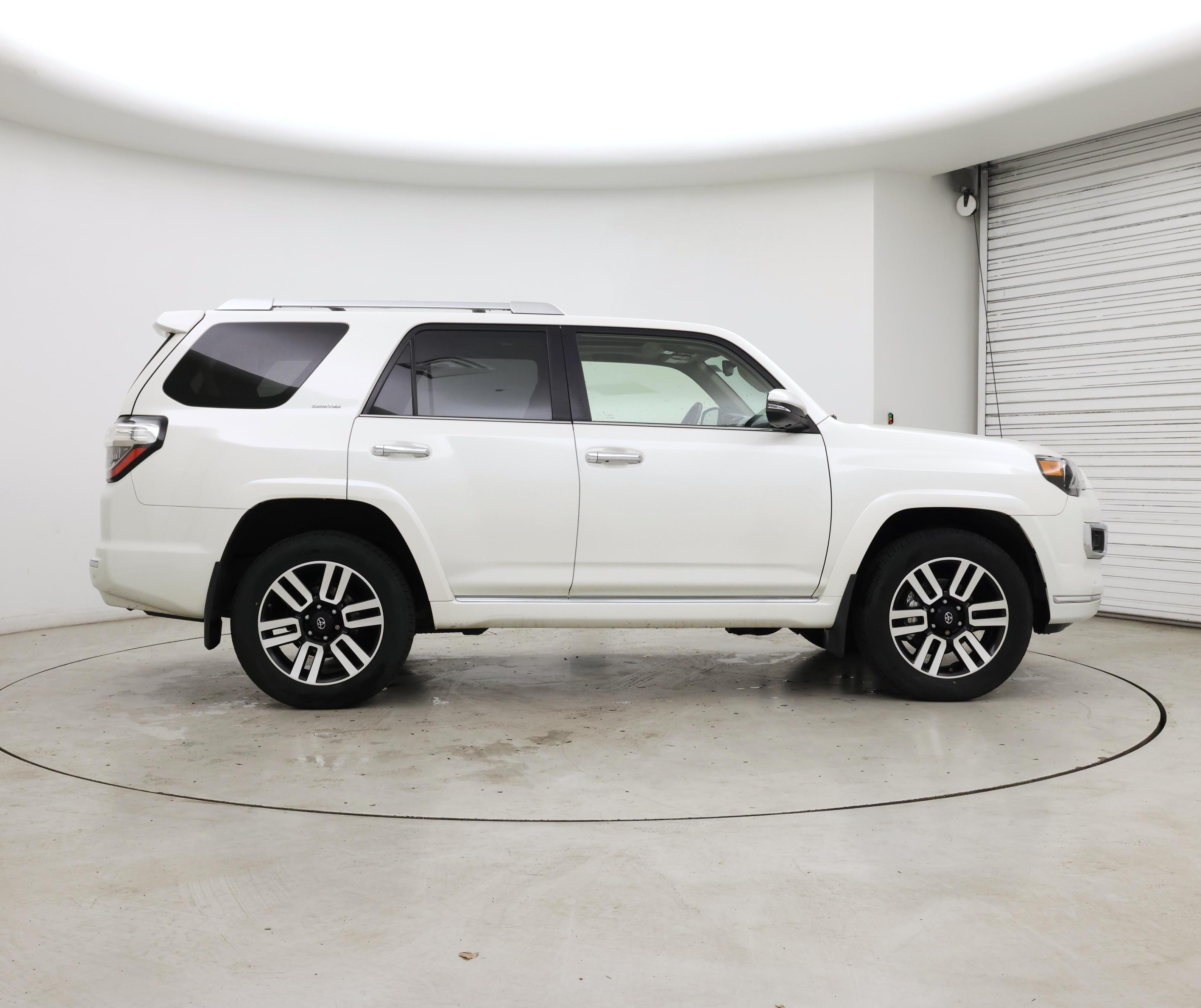 Thumbnail: 2020 Toyota 4Runner - 7
