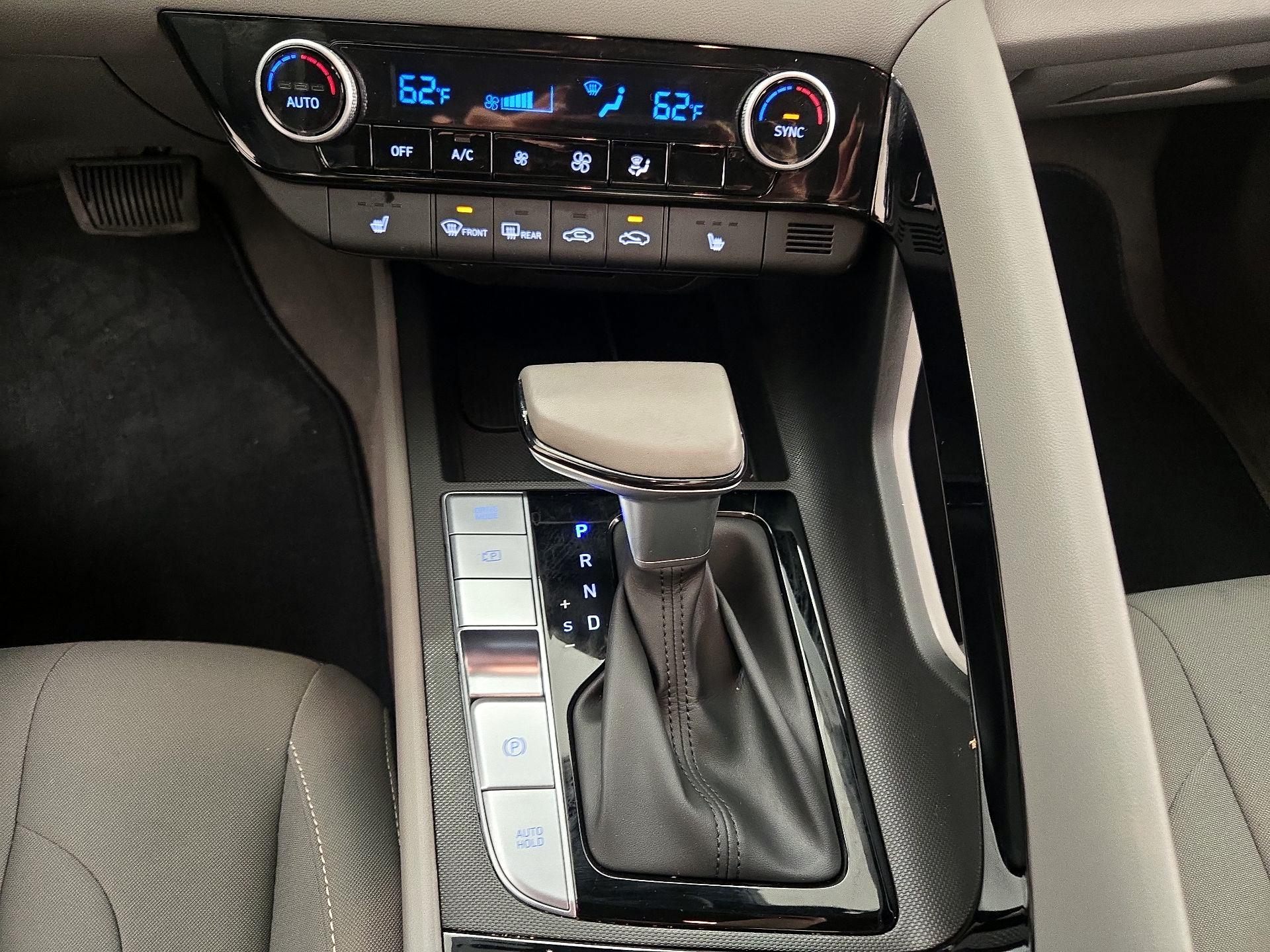 Thumbnail: 2024 Hyundai Elantra - 16